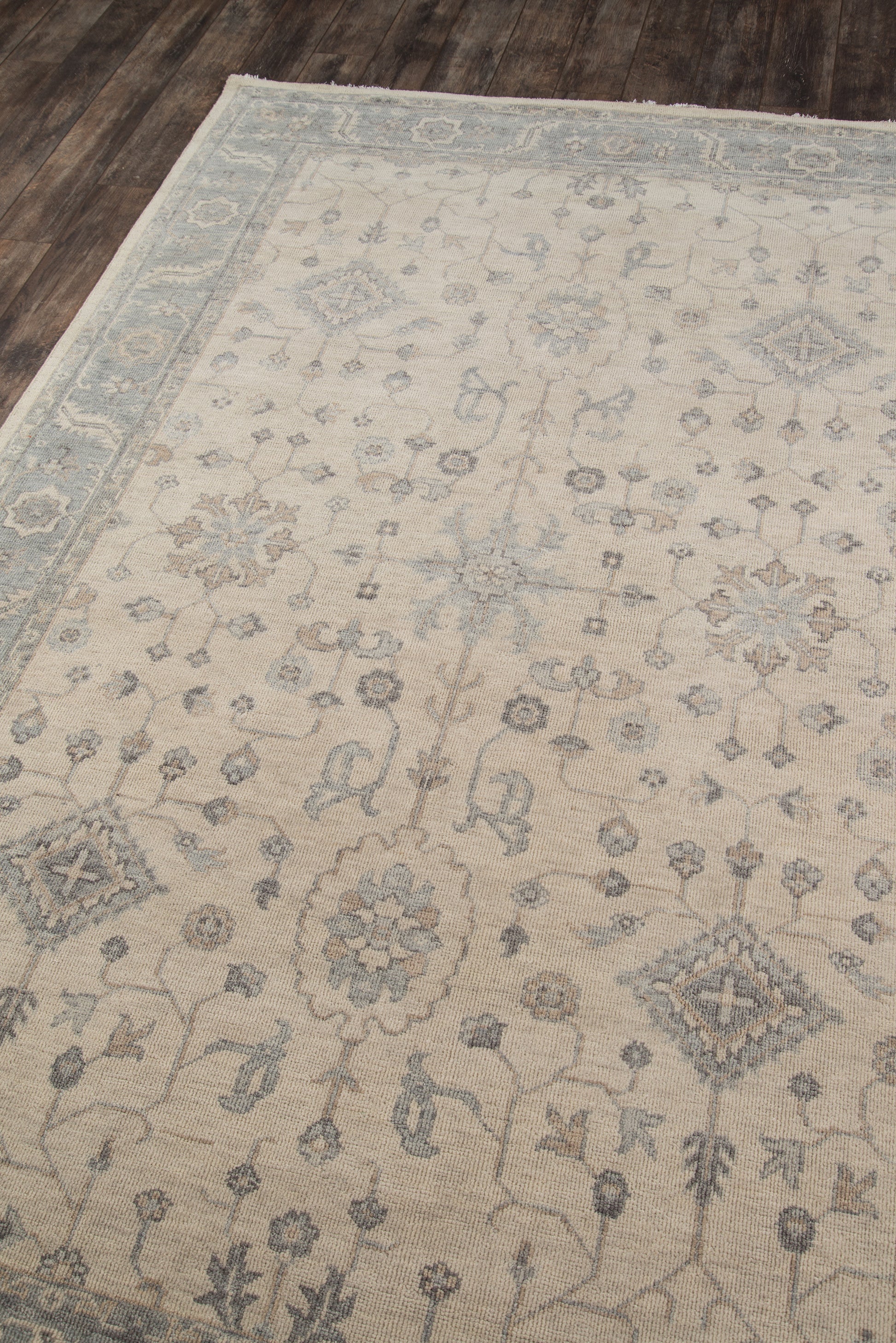 Momeni Banaras  Beige  Traditional