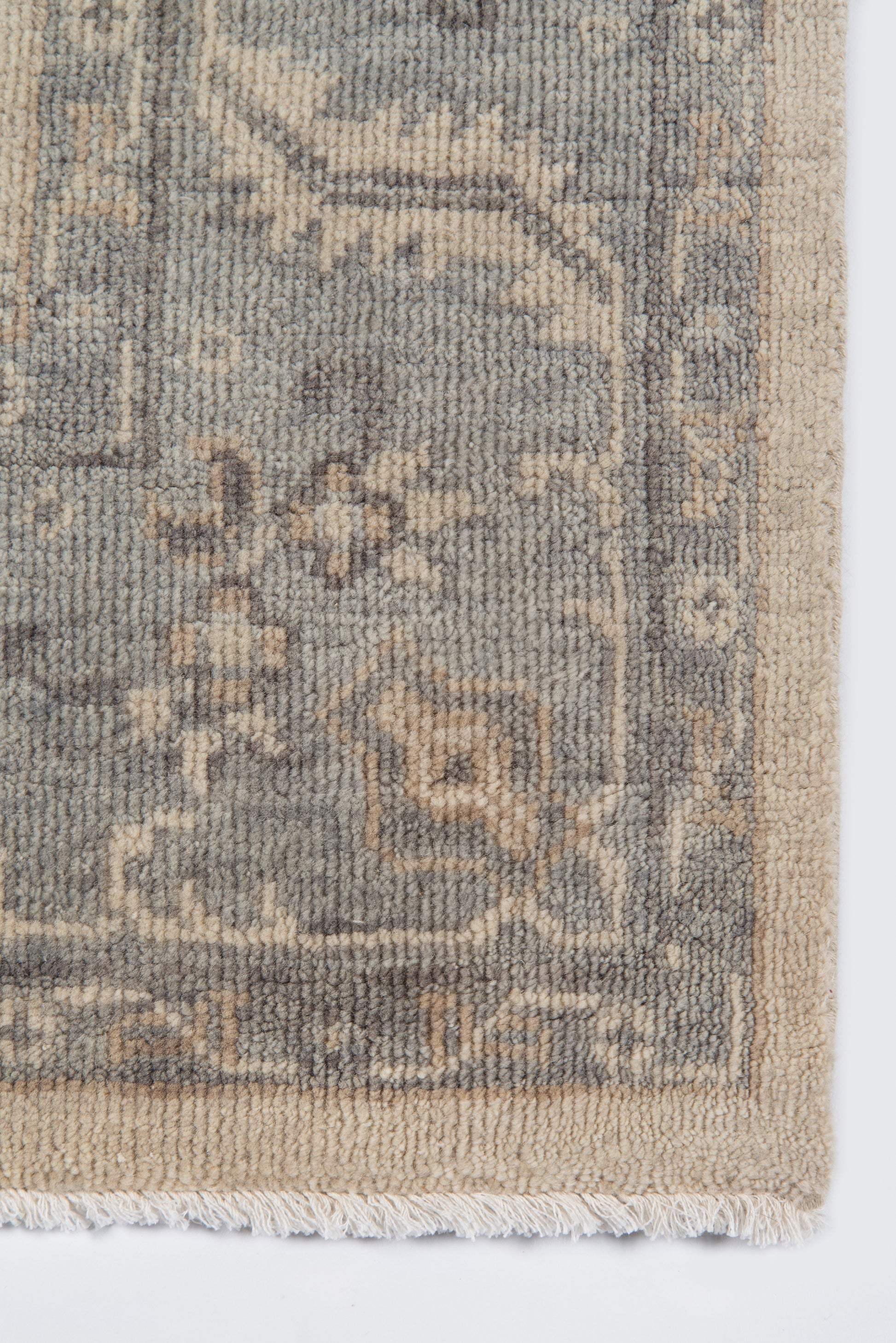 Momeni Banaras  Beige  Traditional