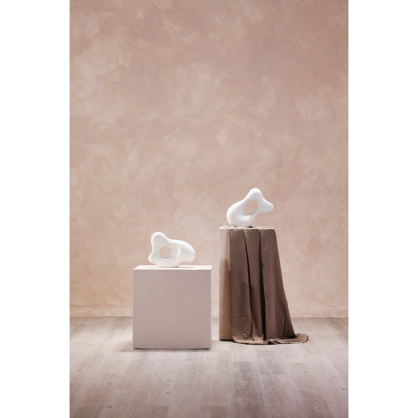 Moes Home Statues & Sculptures Motion White Contemporary Furniture