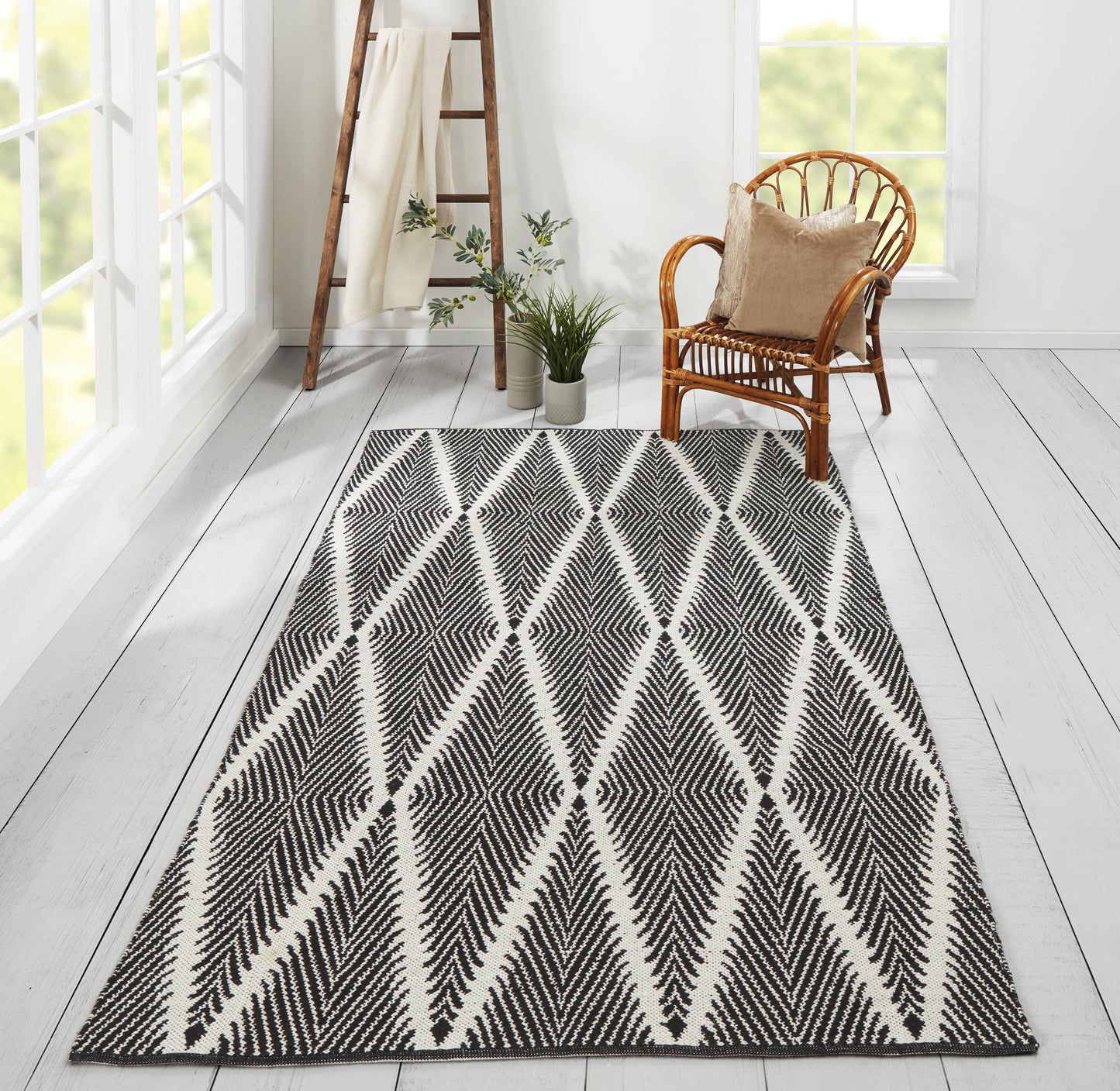 Erin Gates River RIV-1 Black Contemporary Hand Woven Rug