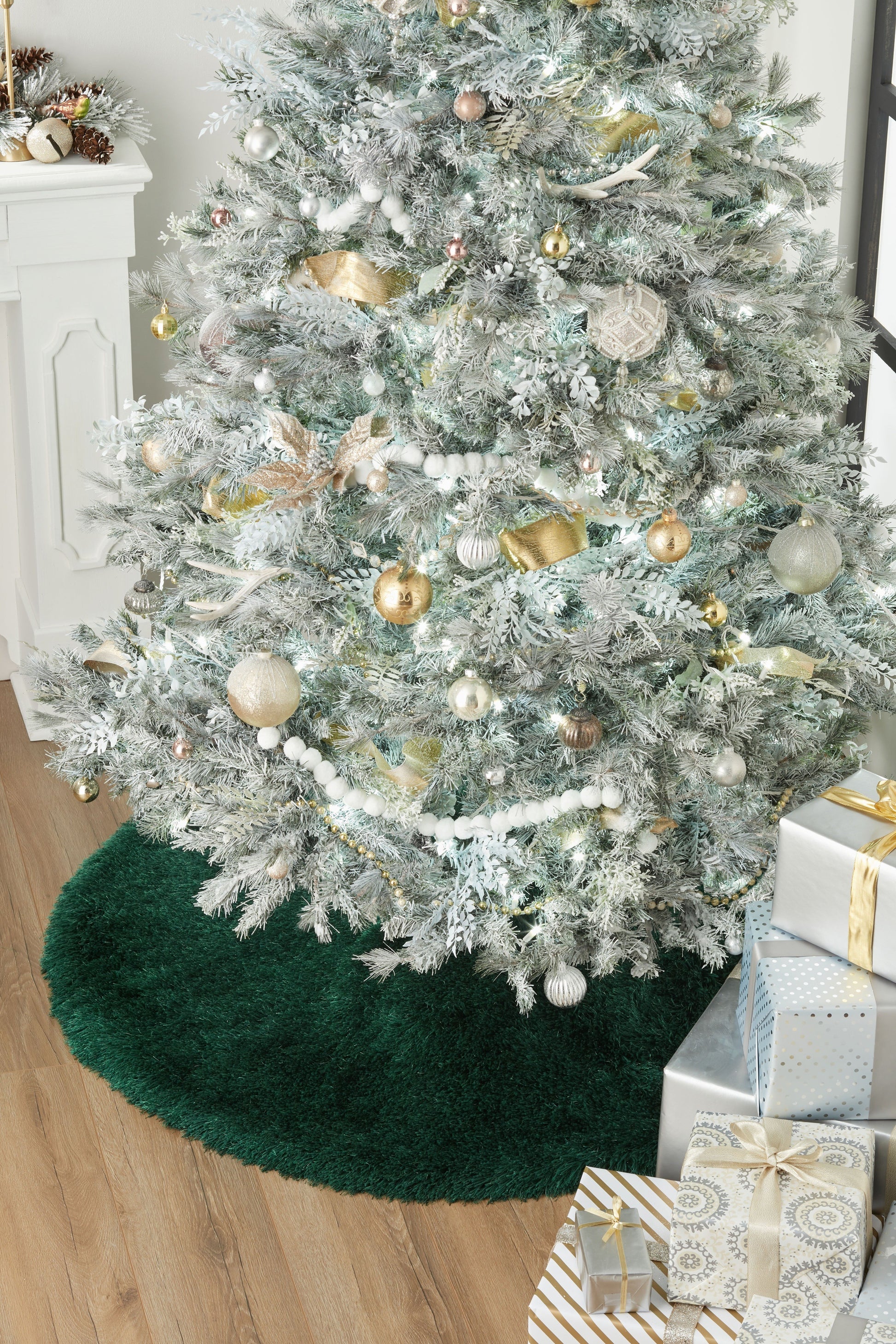 Momeni Furry Tree Skirt  Green  Modern