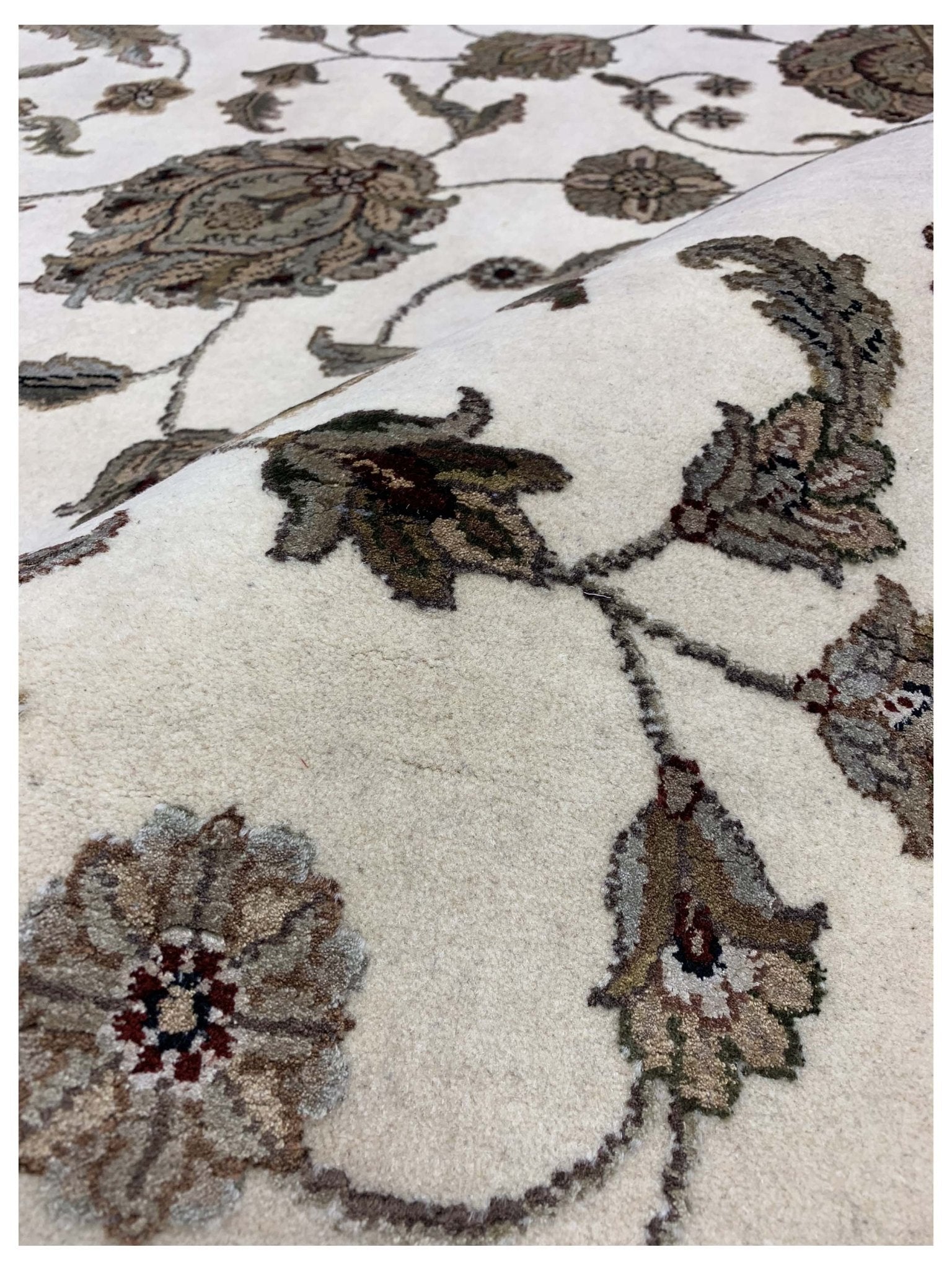 Artisan Winona Ivory Gold Traditional Knotted Rug - Rugs - Artisan - Atlanta Designer Rugs