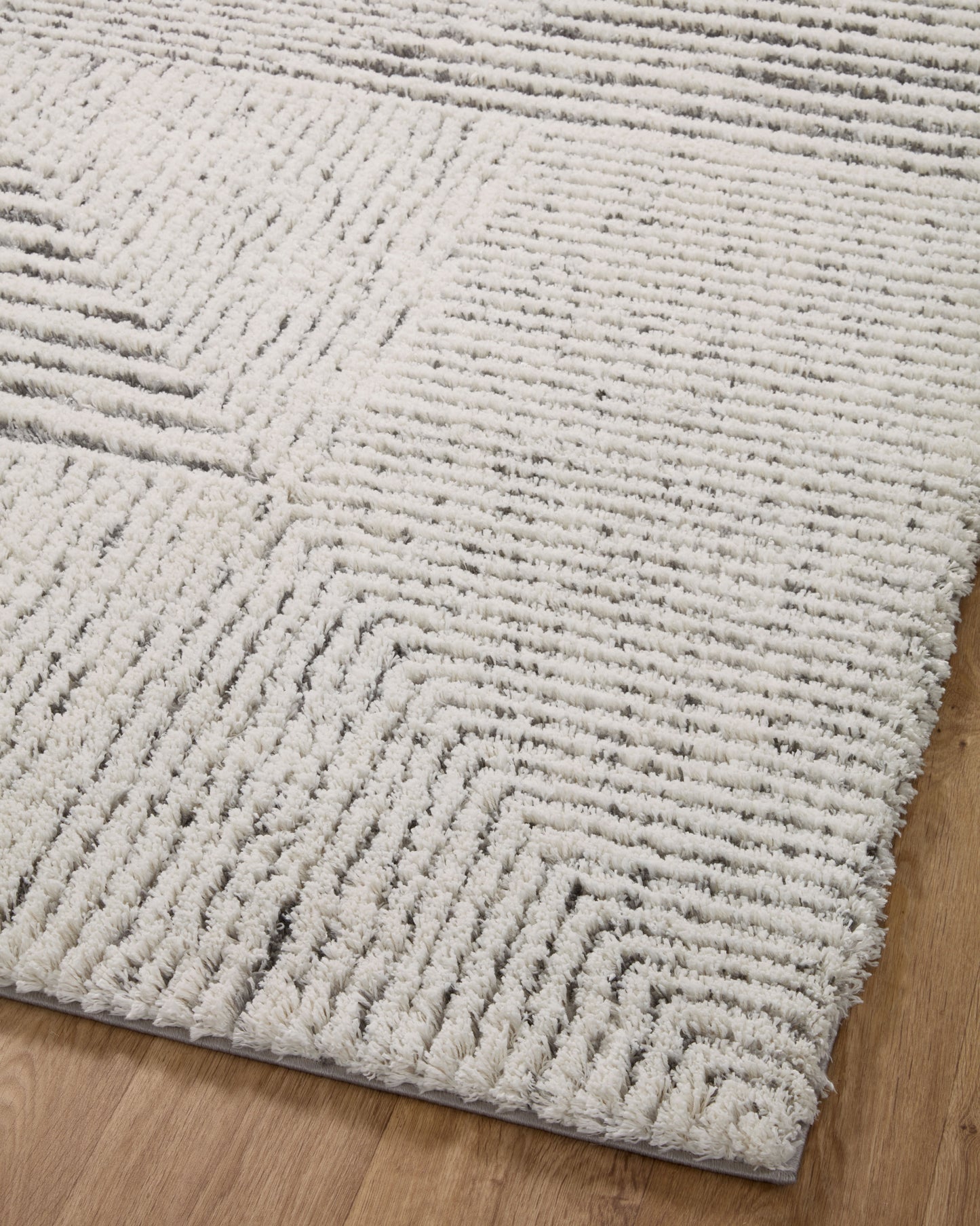 Loloi Levitt Shag LEV-02 Ivory Grey Shag Power Loomed Rug