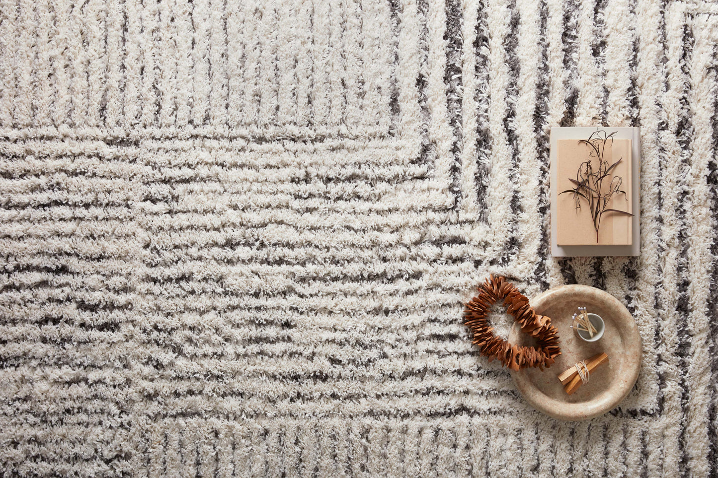 Loloi Levitt Shag LEV-02 Ivory Grey Shag Power Loomed Rug