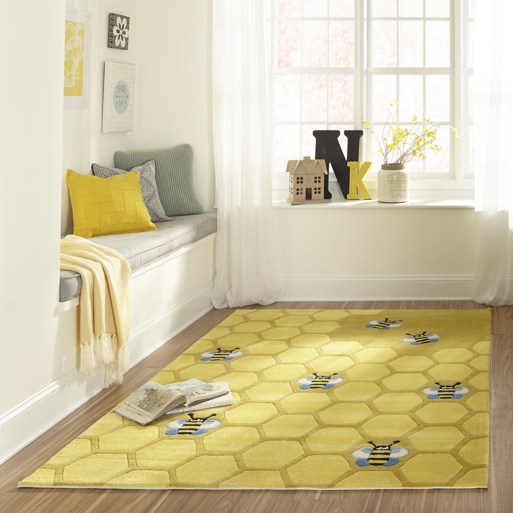 Momeni Lil Mo Whimsy  Honeycomb Gold  Contemporary