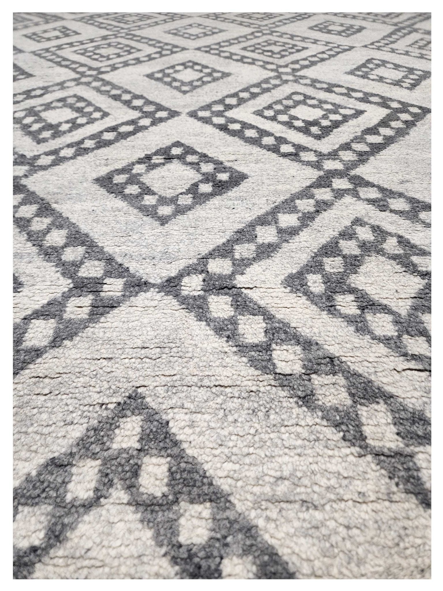 Artisan Marion Grey Black Transitional Knotted Rug - Rugs - Artisan - Atlanta Designer Rugs