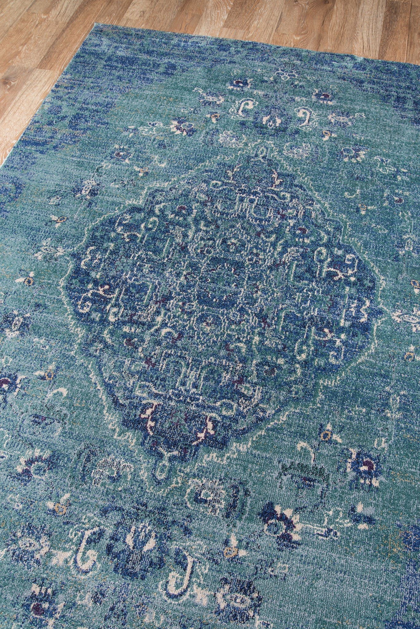 Momeni Amelia AM-02 Denim Traditional Machine Made Rug