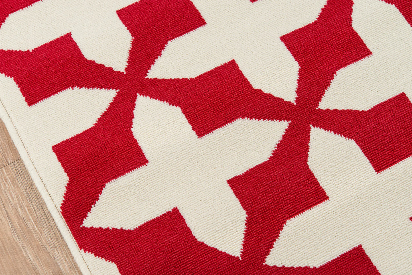 Momeni Baja BAJ12 Red Contemporary Machine Made Rug