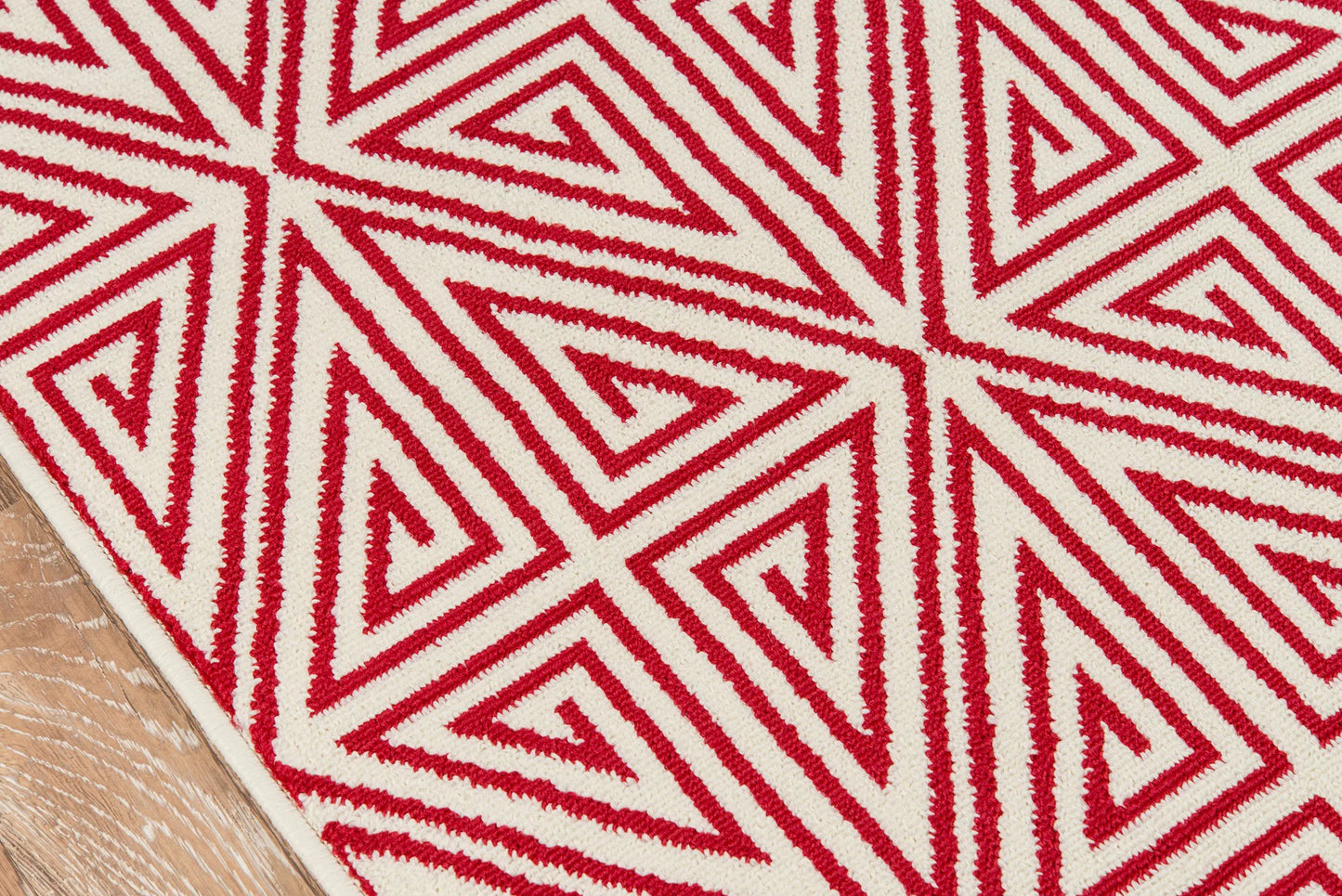 Momeni Baja BAJ-4 Red Contemporary Machine Made Rug