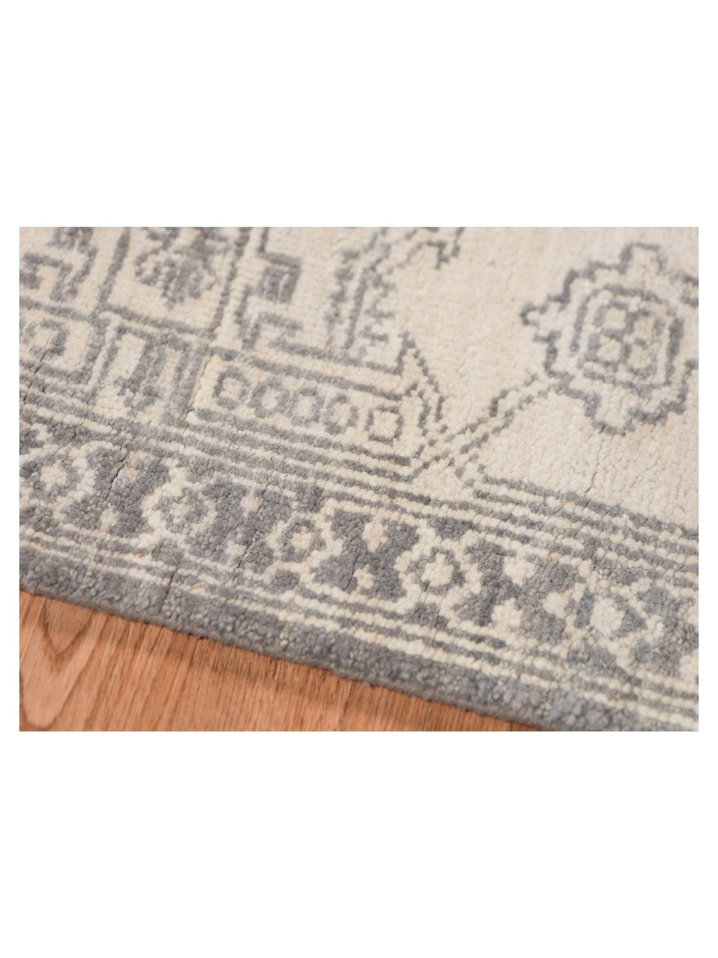 Limited NEWCASTLE NE - 304 SILVER SAND Traditional Knotted Rug - Rugs - Limited - Atlanta Designer Rugs