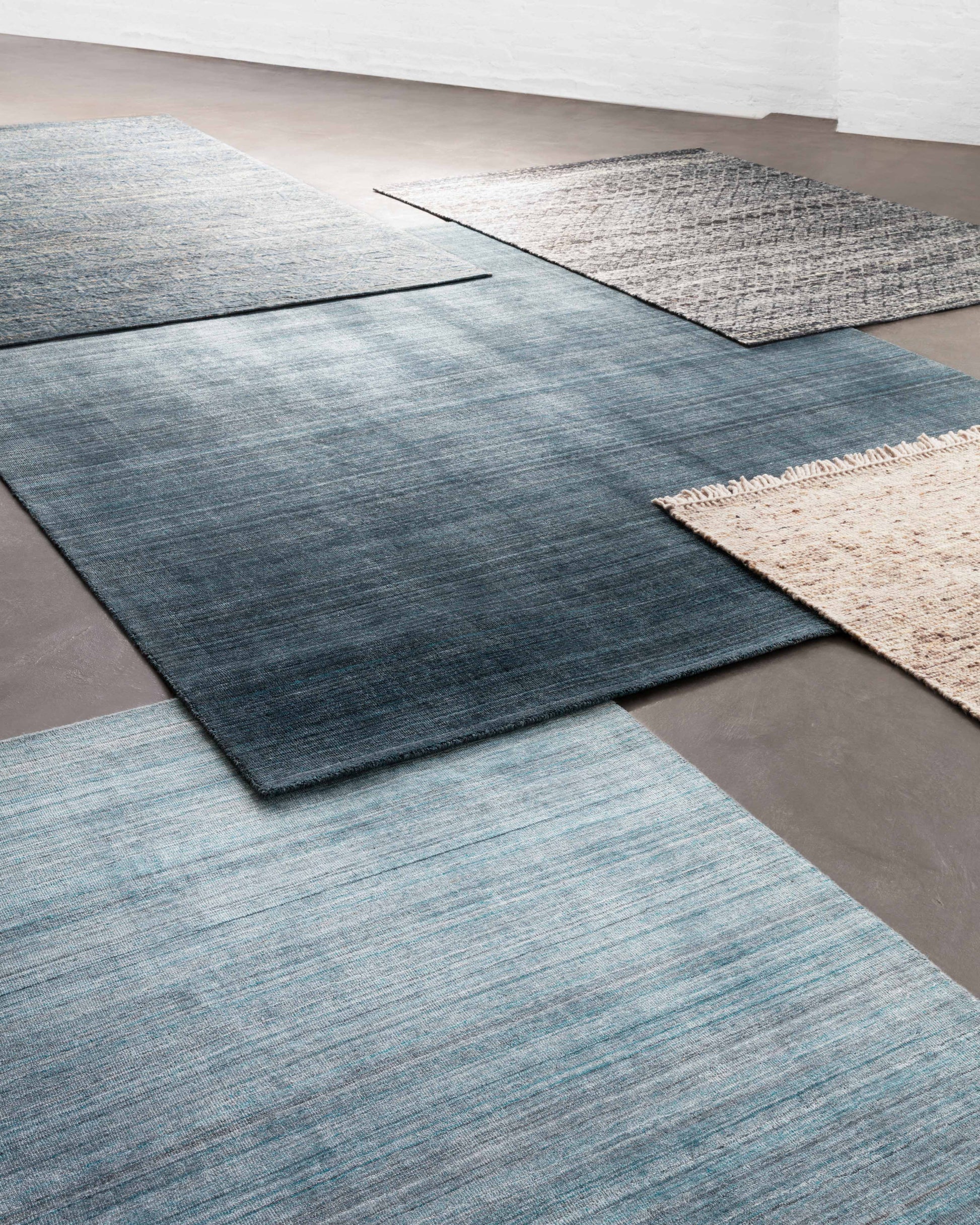 Loloi Pasadena PAS-01 Aqua Contemporary Hand Loomed Rug