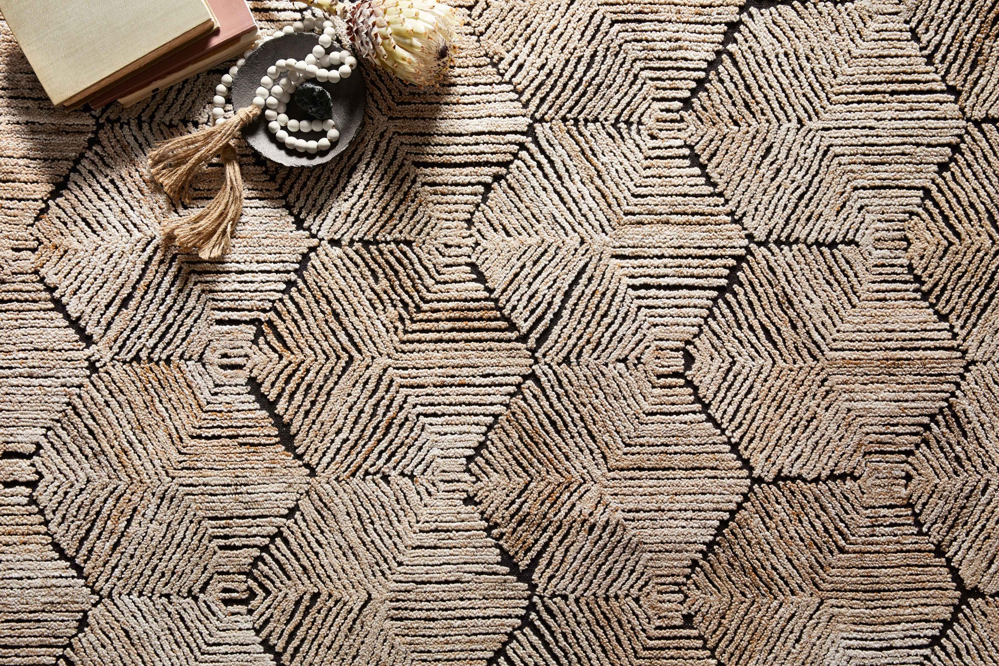 Loloi PRESCOTT PRE-02 Beige Contemporary Hooked Rug