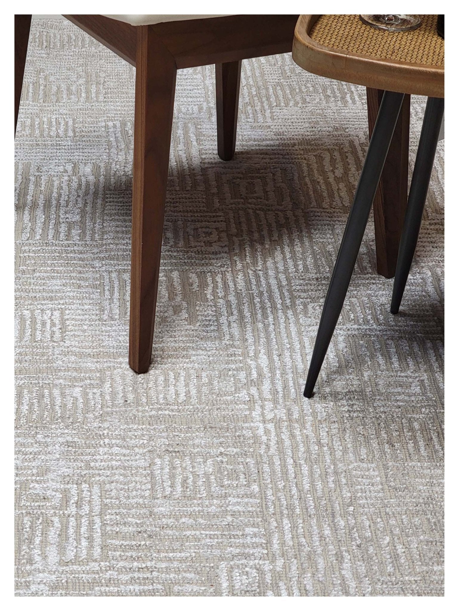 Limited Quantum QN - 351 SILVER Transitional Knotted Rug - Rugs - Limited - Atlanta Designer Rugs