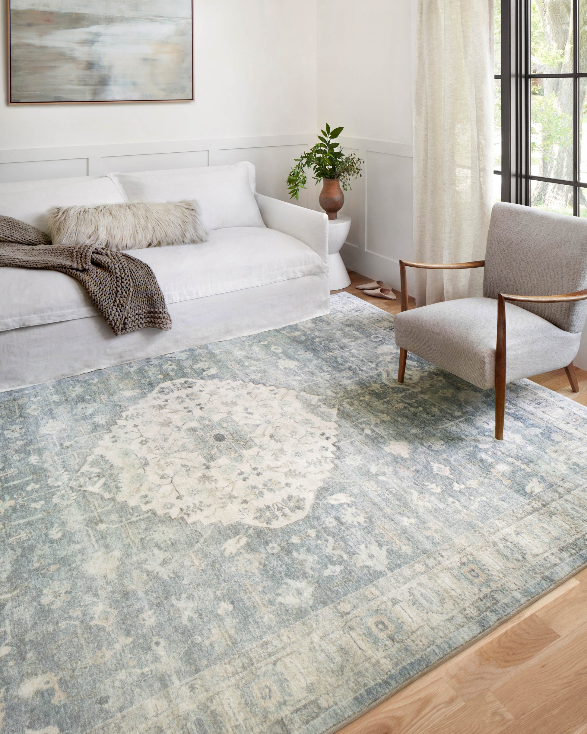 Loloi II Rosette ROS-07 Denim Fog Traditional Power Loomed Rug