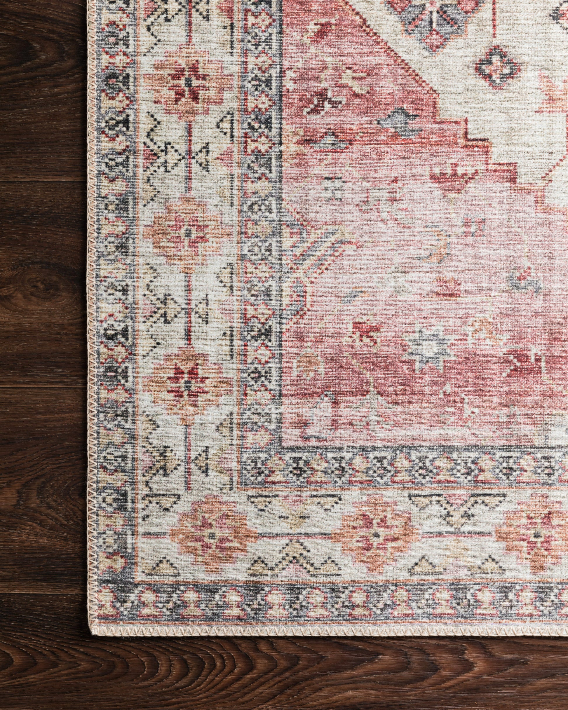 Loloi II Skye SKY-02 Ivory Berry Traditional Power Loomed Rug