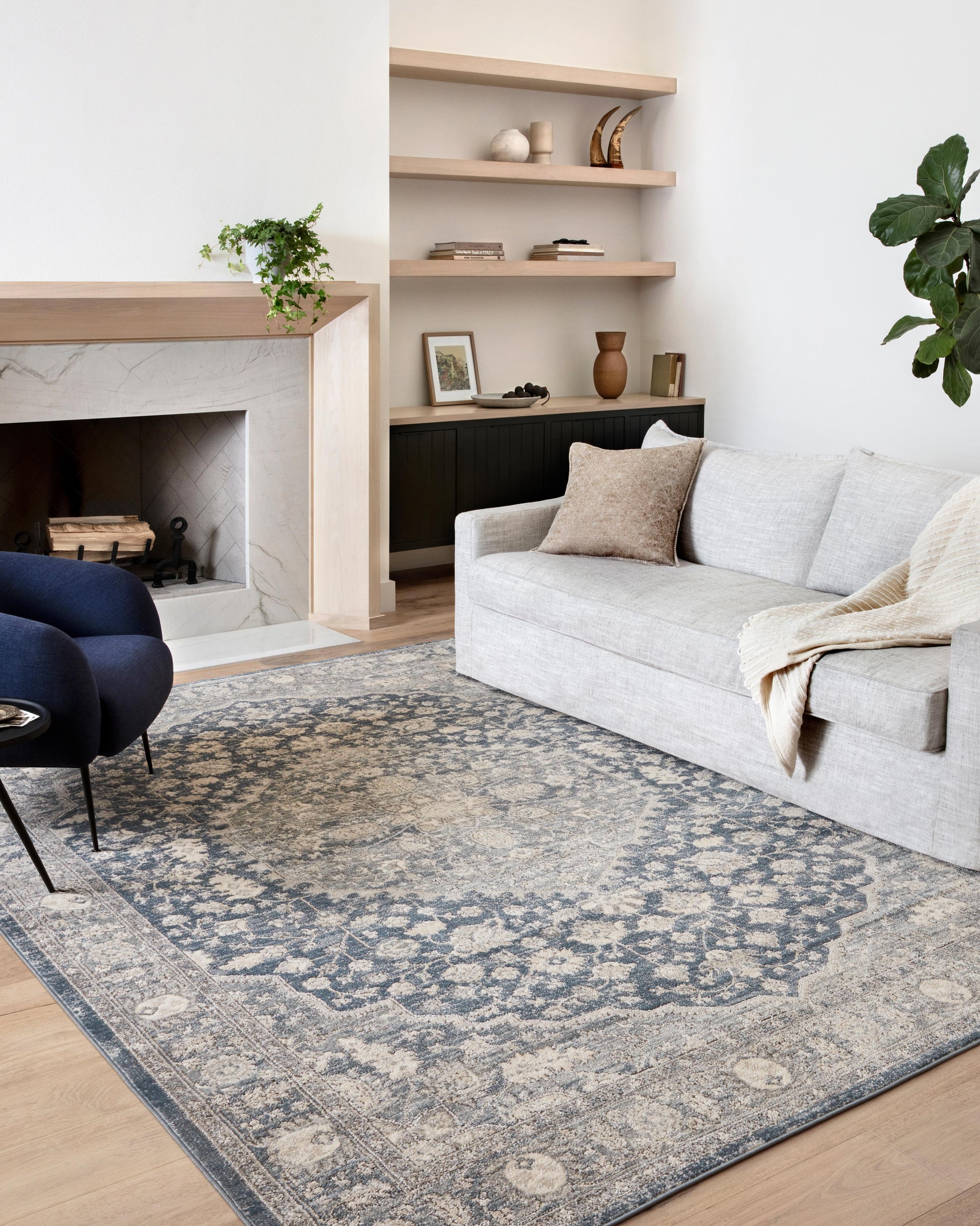 Loloi II Teagan TEA-01 Denim Mist Traditional Power Loomed Rug