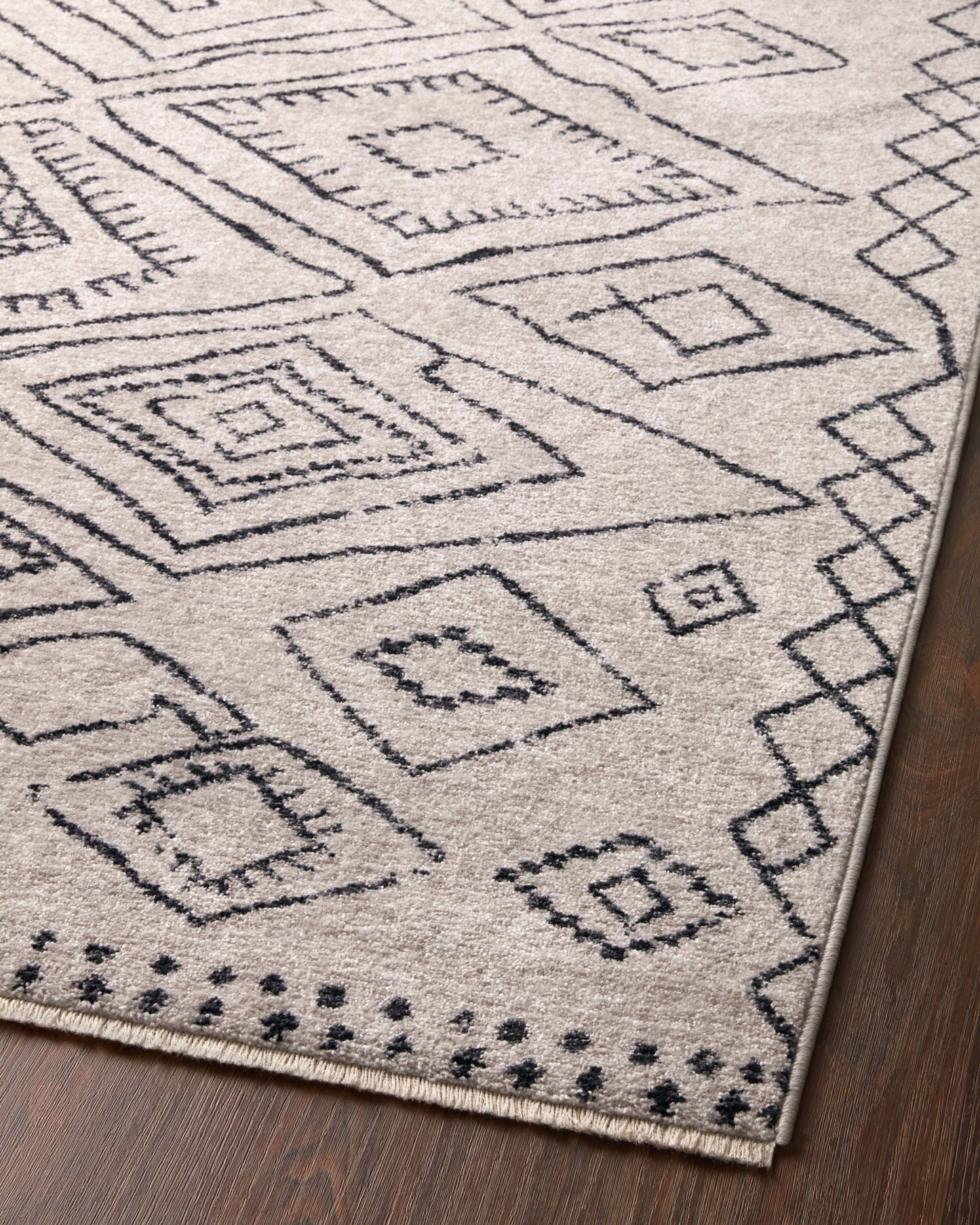 Loloi II Vance VAN-06 Dove Charcoal Traditional Power Loomed Rug