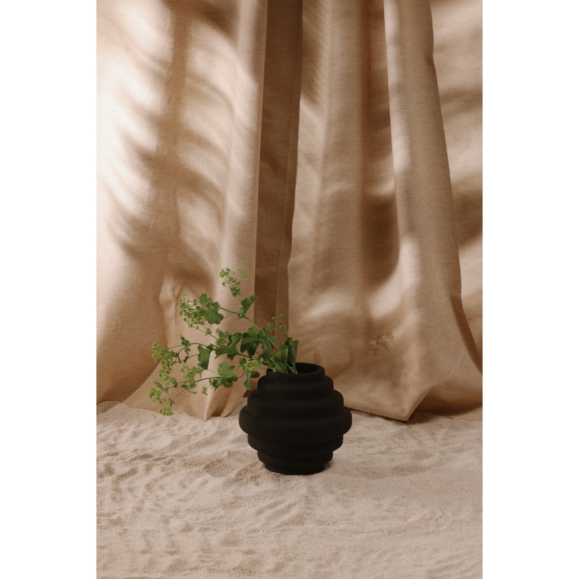 Moes Home Vases Mish Black  Furniture