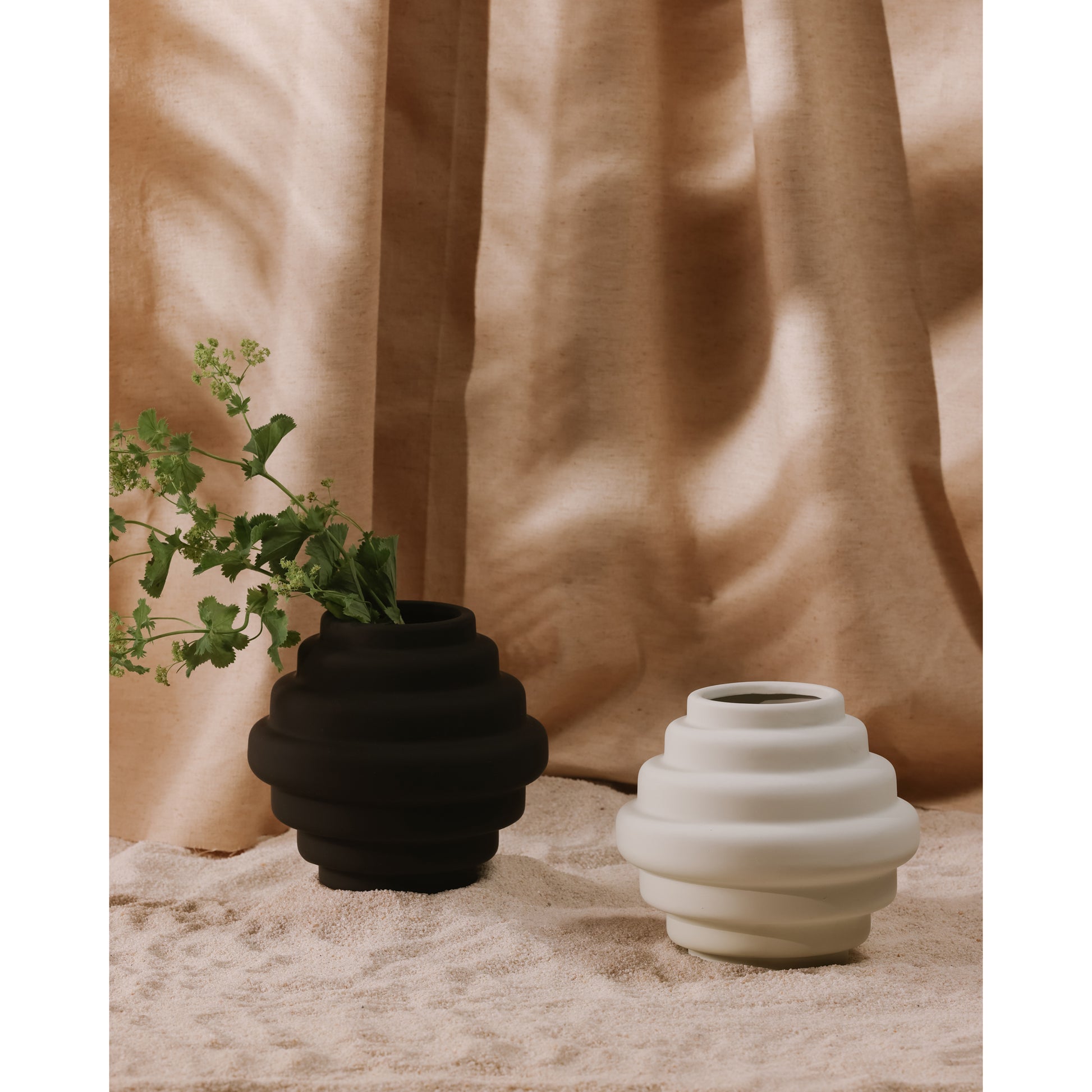 Moes Home Vases Mish Black  Furniture