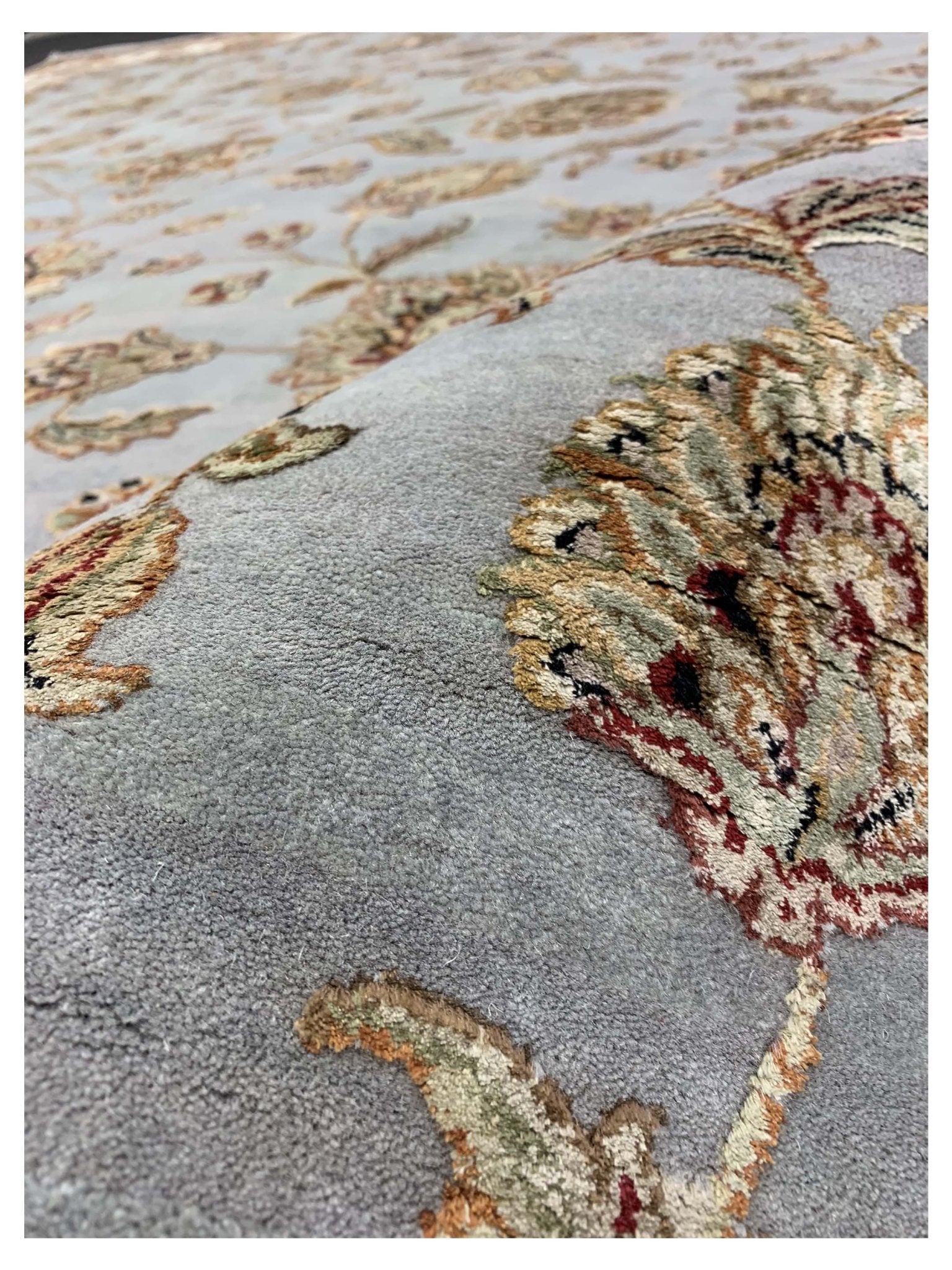 Artisan Winona Grey Ivory Traditional Knotted Rug - Rugs - Artisan - Atlanta Designer Rugs