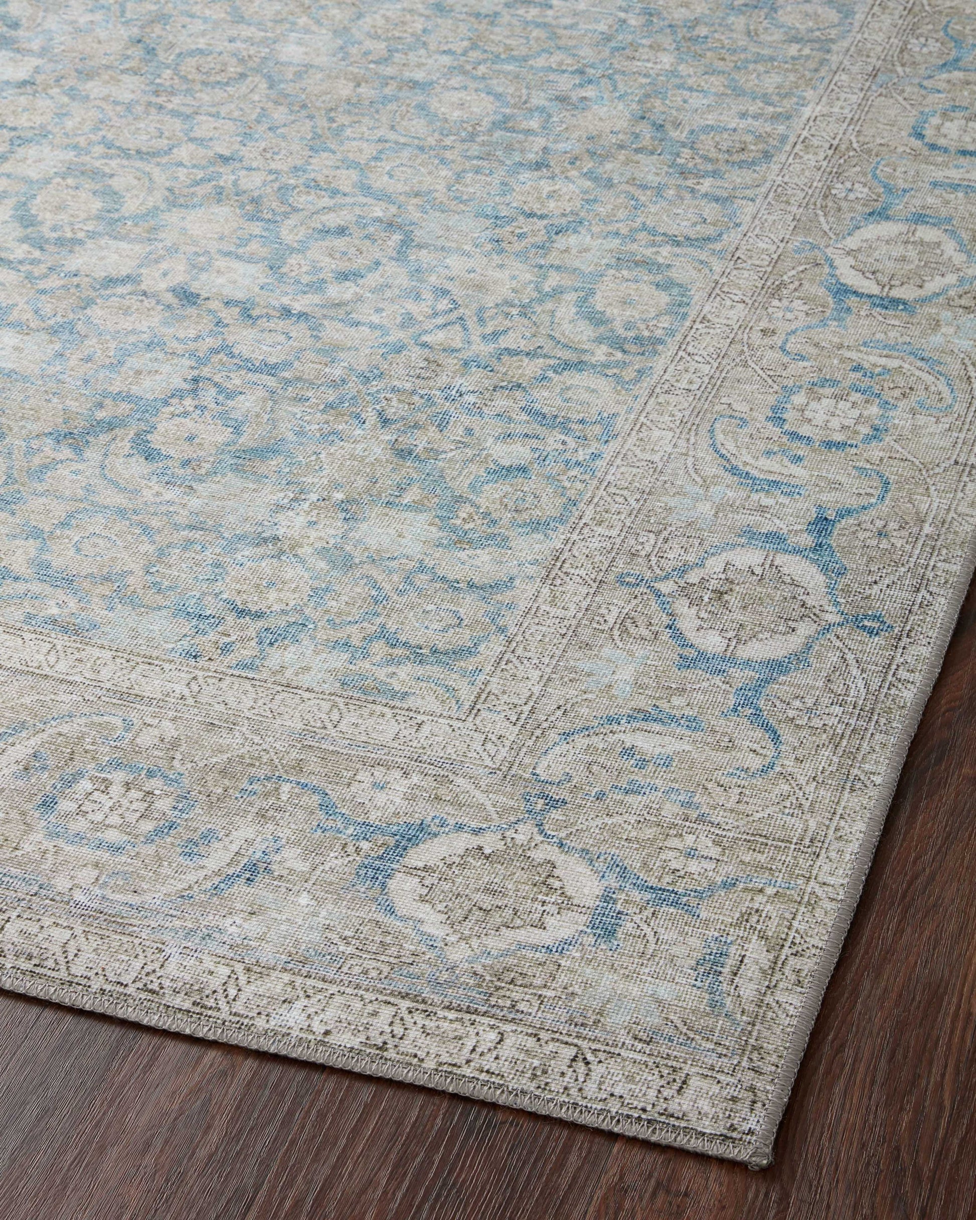 Loloi II Wynter WYN-10 Ocean Silver Traditional Power Loomed Rug