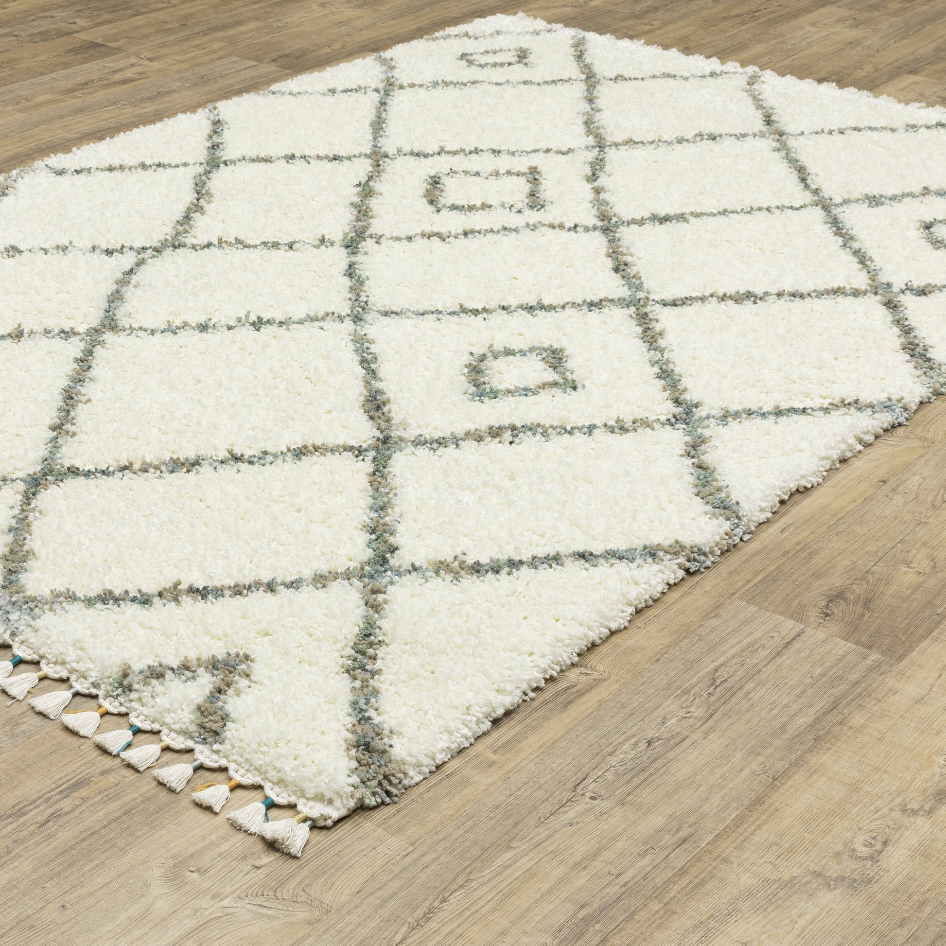 Oriental Weavers Axis AX03A Ivory Casual Power-Loomed Rug