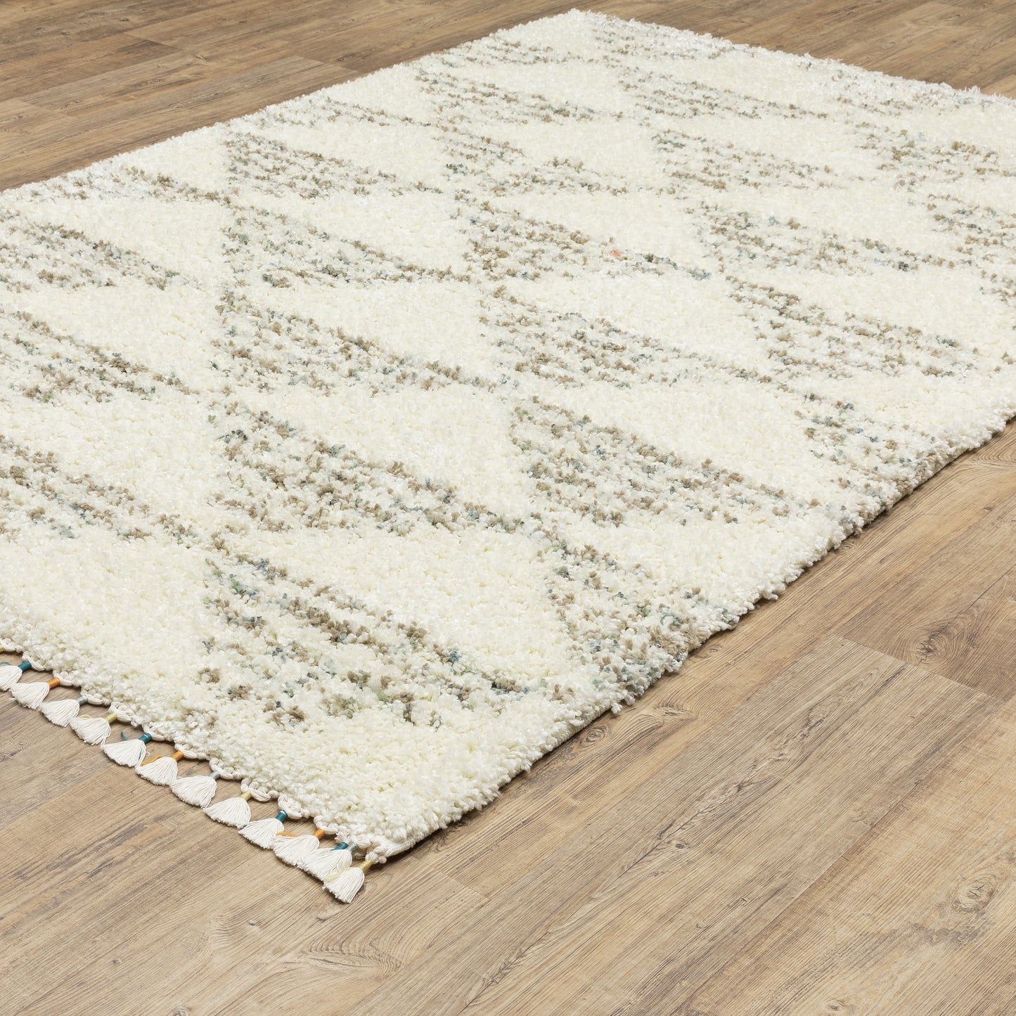 Oriental Weavers Axis AX05A Ivory Casual Power-Loomed Rug