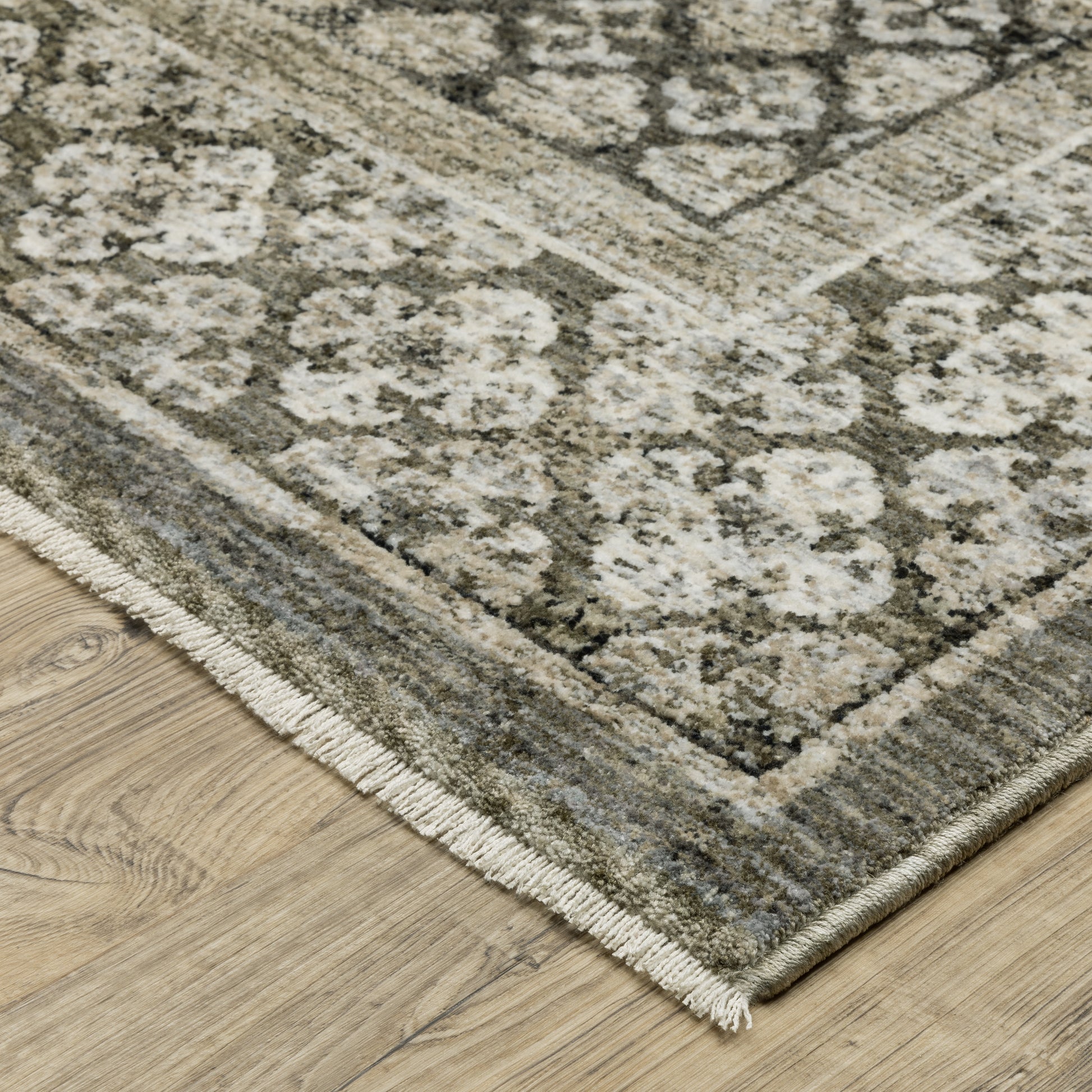 Oriental Weavers Chamberlain CH02D Grey Traditional Machine-Print Rug