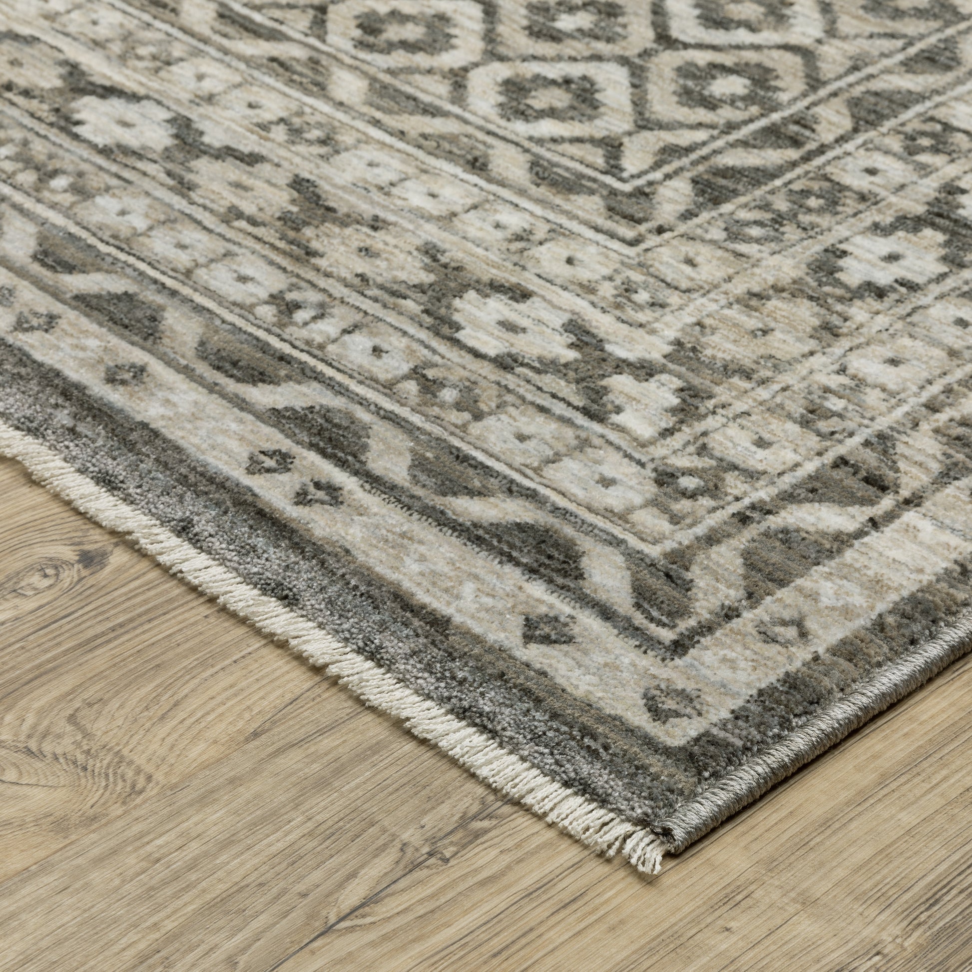 Oriental Weavers Chamberlain CH03B Grey Casual Machine-Print Rug