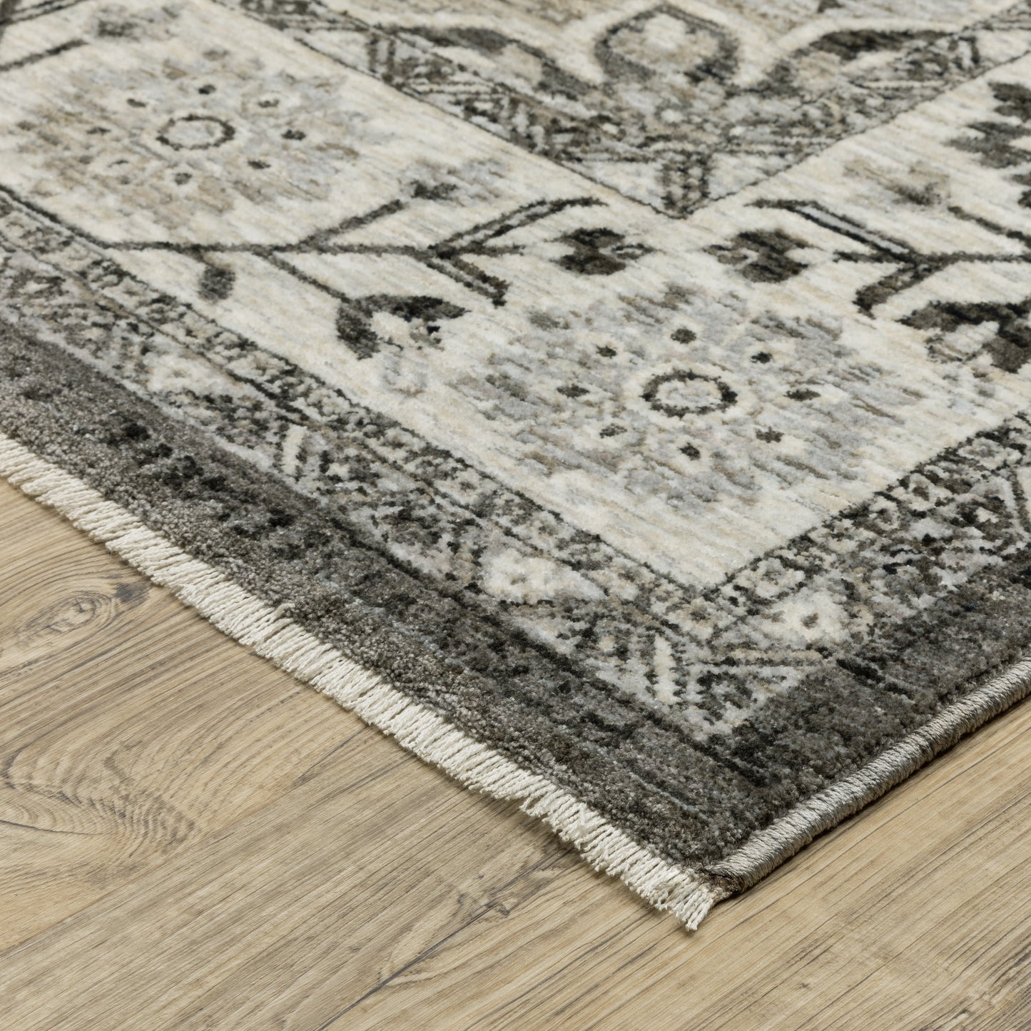 Oriental Weavers Chamberlain CH08B Grey Traditional Machine-Print Rug