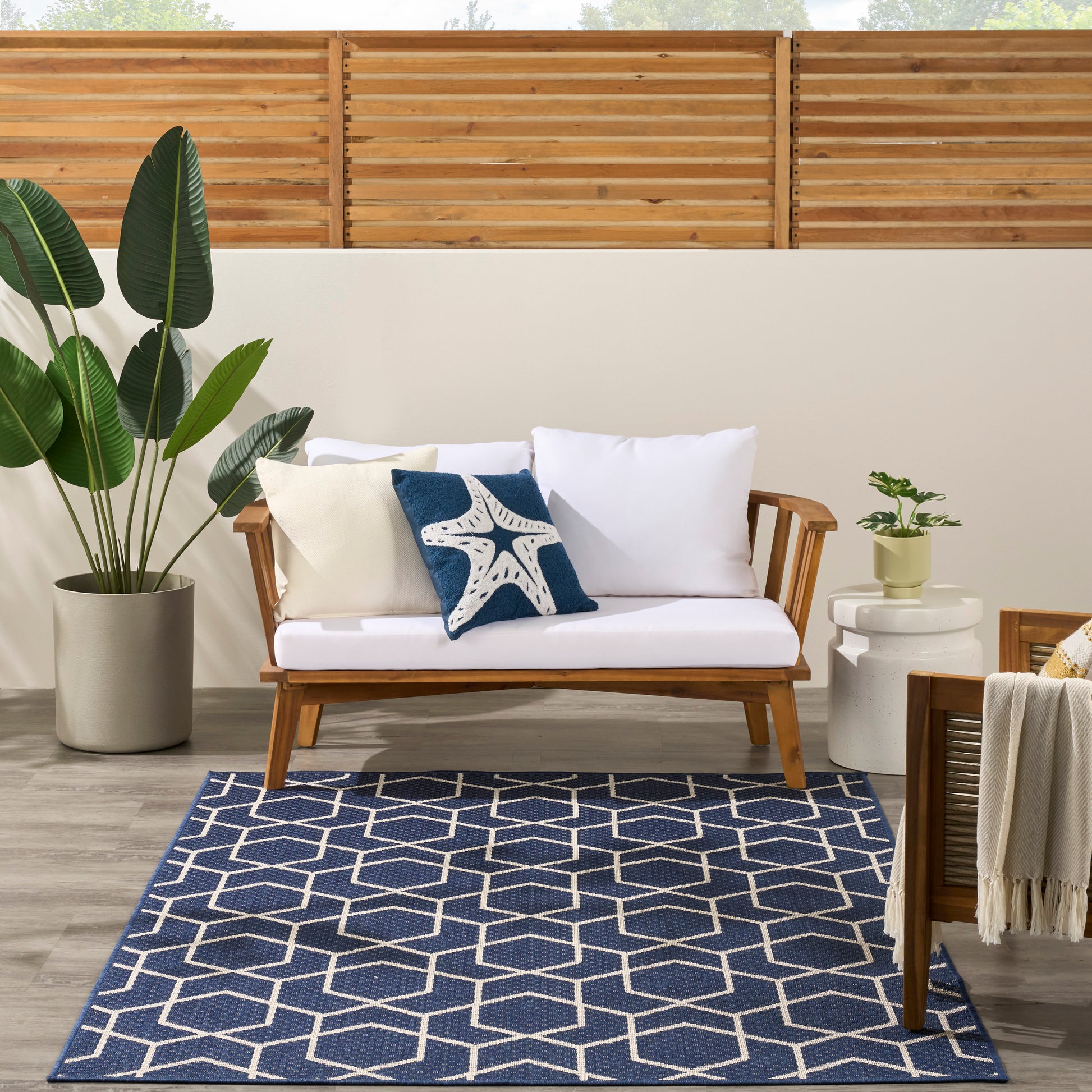 Nourison Home Horizon Indoor/Outdoor  Navy  Contemporary