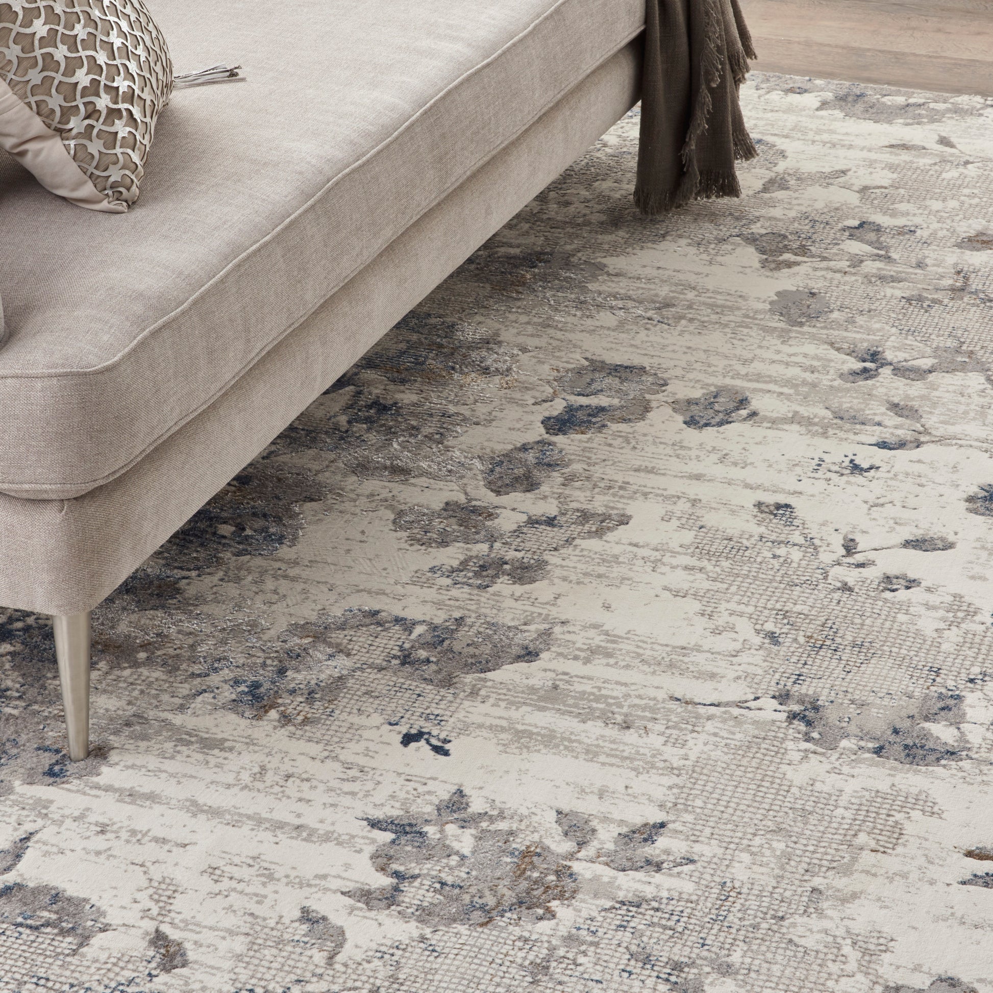 Nourison Royal Terrace  Ivory Grey  Contemporary