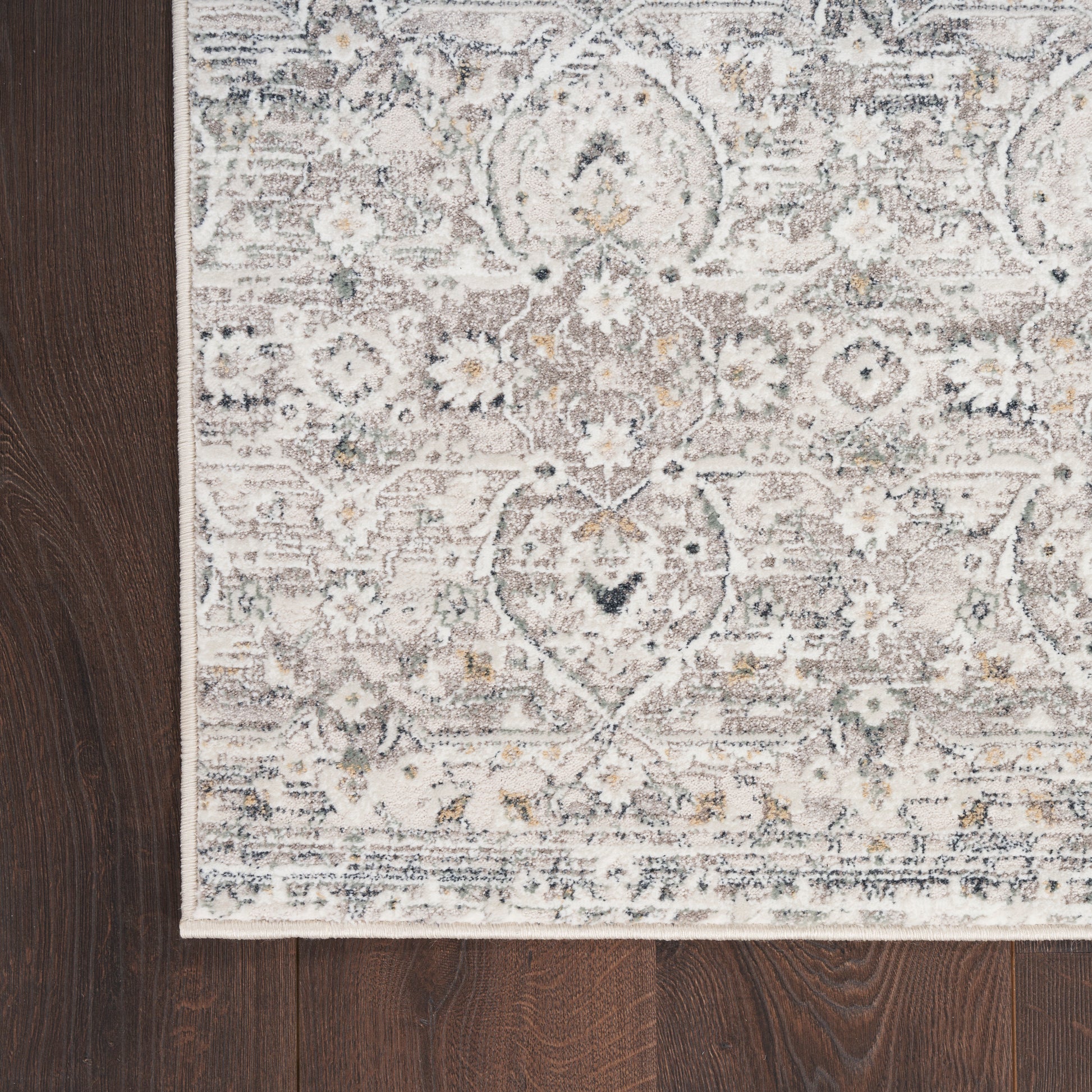 Nourison Home Distinctive  Ivory Grey  Traditional