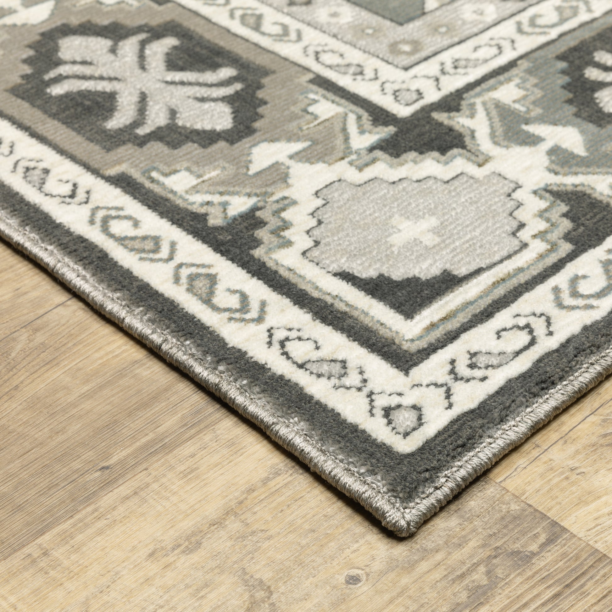 Oriental Weavers Ellington ELL04 Grey Traditional Power-Loomed Rug