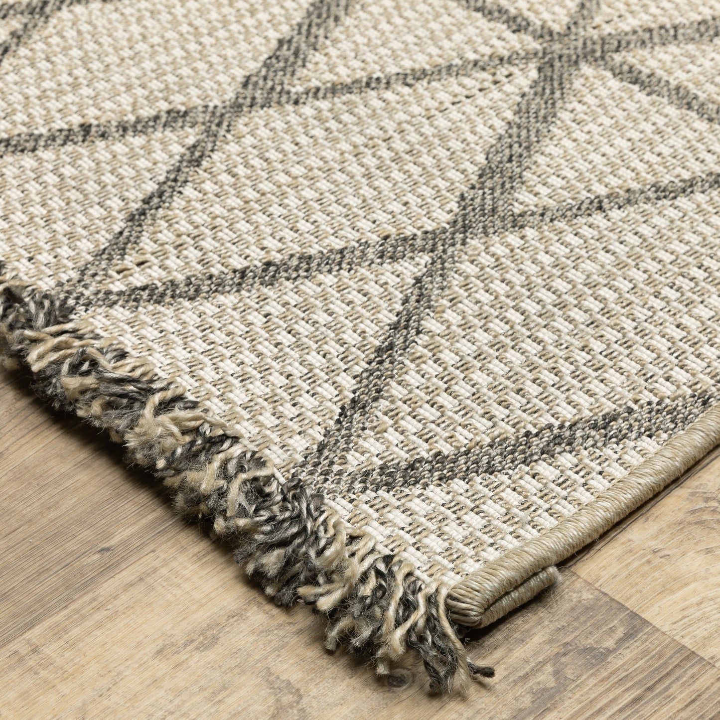 Oriental Weavers Gillian 1331V Beige Black Casual Power-Loomed Rug