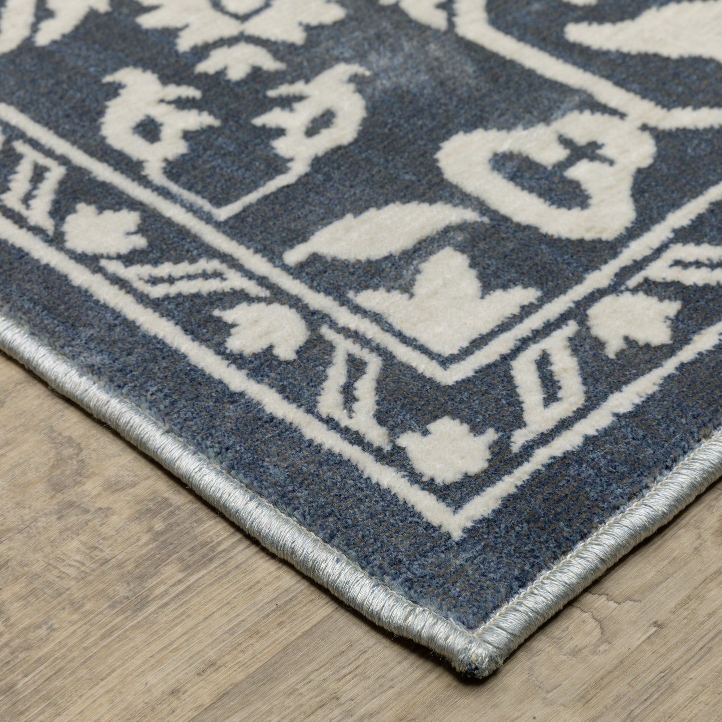 Oriental Weavers Intrigue INT10 Blue Traditional Power-Loomed Rug