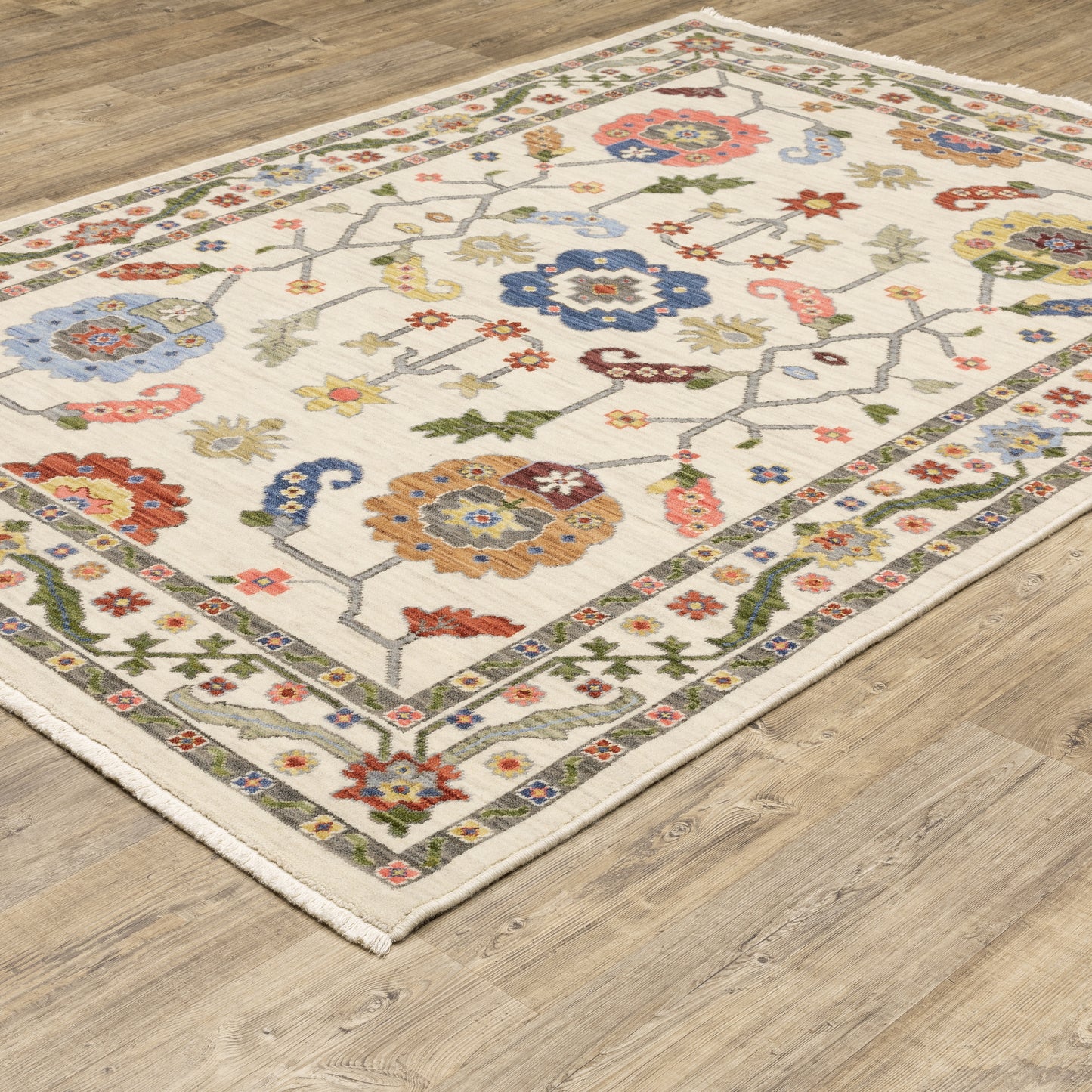 Oriental Weavers Lucca 5506W Ivory Traditional Power-Loomed Rug