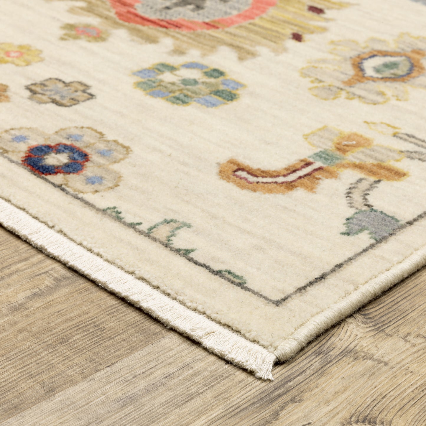 Oriental Weavers Lucca 5507W Ivory Traditional Power-Loomed Rug