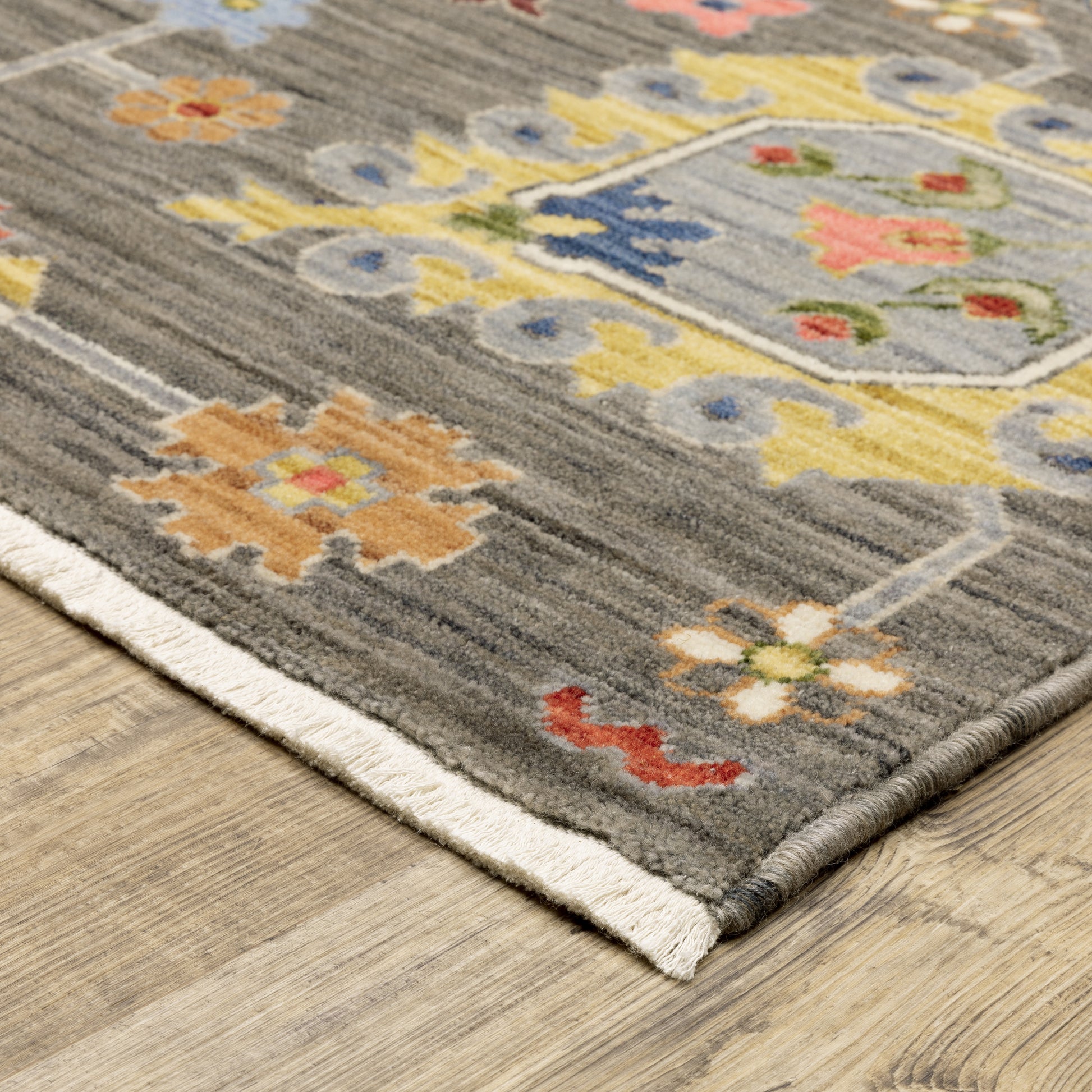 Oriental Weavers Lucca 8111K Grey Traditional Power-Loomed Rug