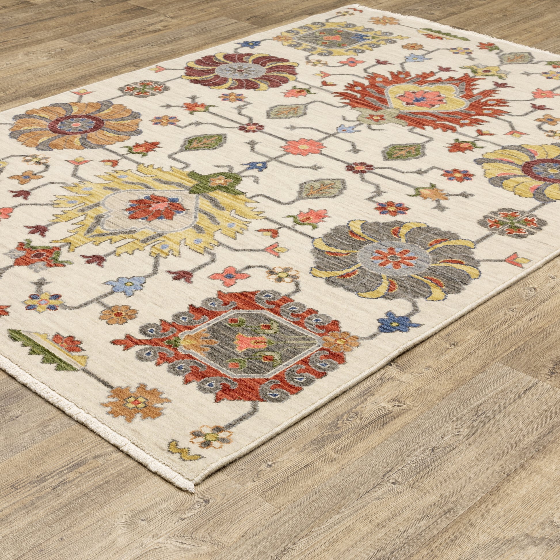 Oriental Weavers Lucca 8111W Ivory Traditional Power-Loomed Rug