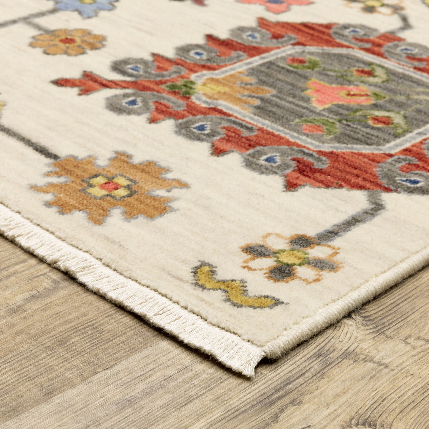 Oriental Weavers Lucca 8111W Ivory Traditional Power-Loomed Rug