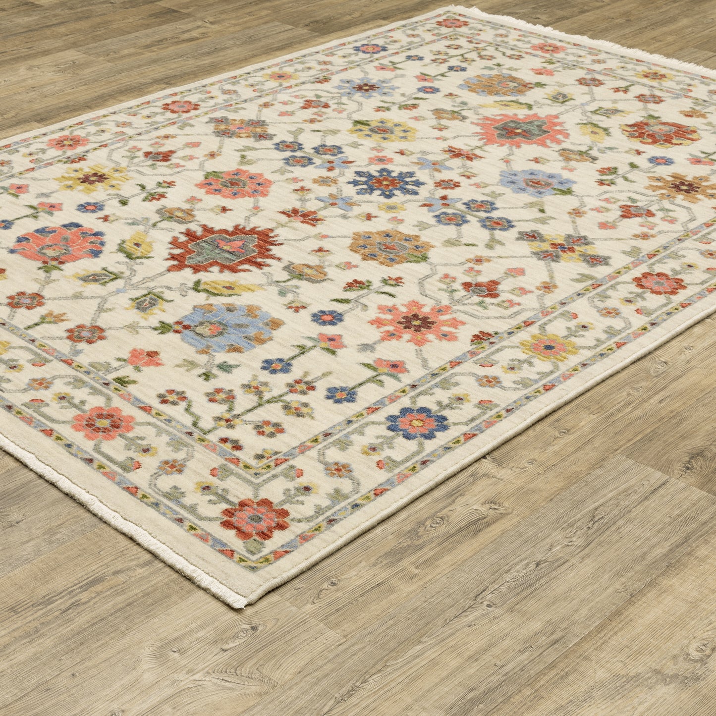 Oriental Weavers Lucca 093W1 Ivory Traditional Power-Loomed Rug