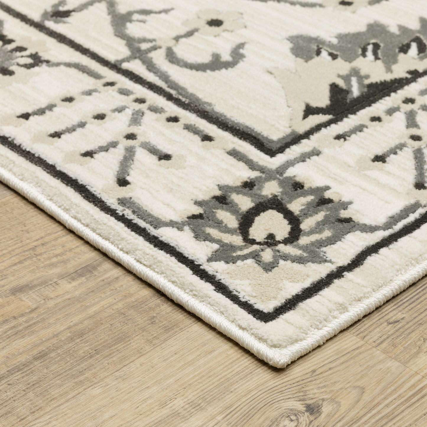 Oriental Weavers Raylan RAY03 Ivory Casual Power-Loomed Rug