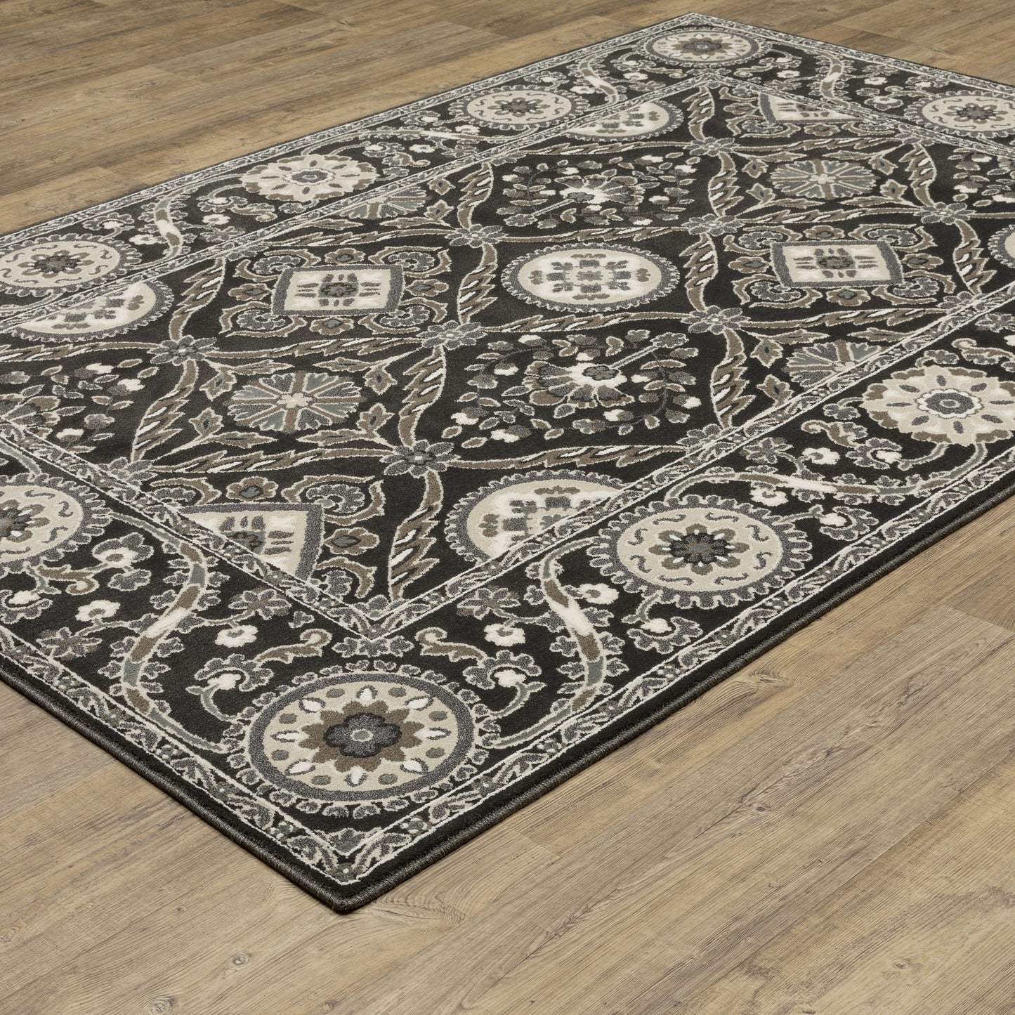 Oriental Weavers Raylan RAY05 Black Traditional Power-Loomed Rug