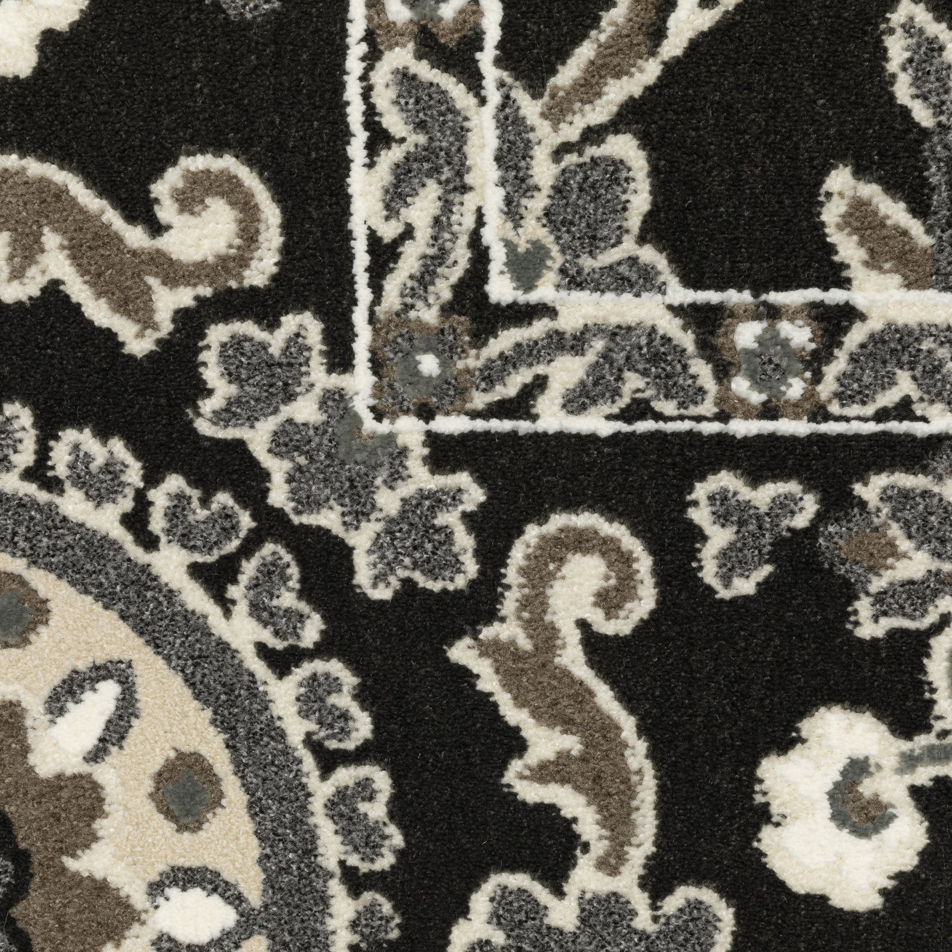 Oriental Weavers Raylan RAY05 Black Traditional Power-Loomed Rug