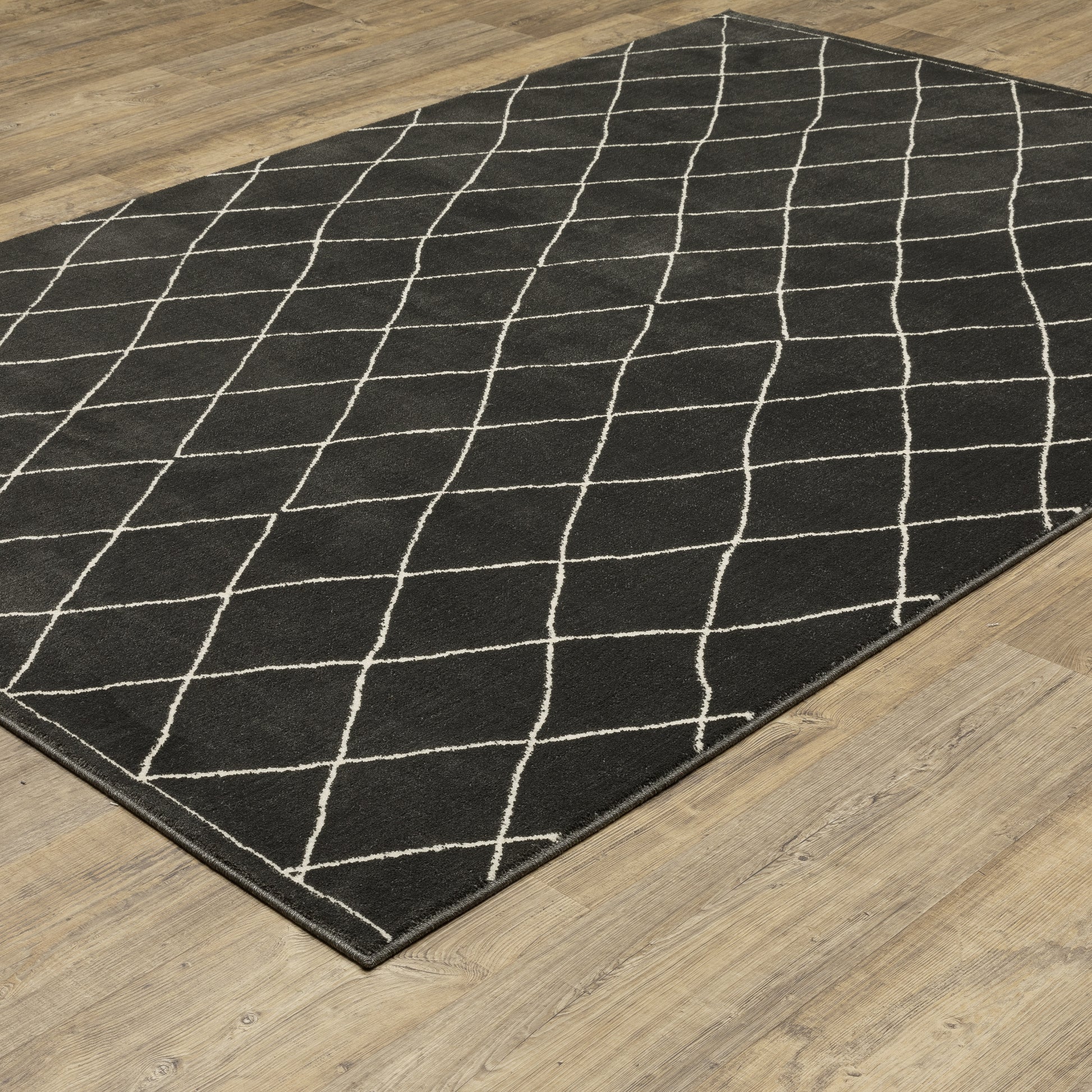 Oriental Weavers Raylan RAY12 Black Casual Power-Loomed Rug