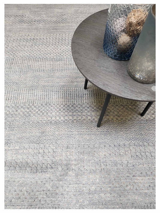 Artisan Amanda AM-106 Lt.Grey Transitional Knotted Rug