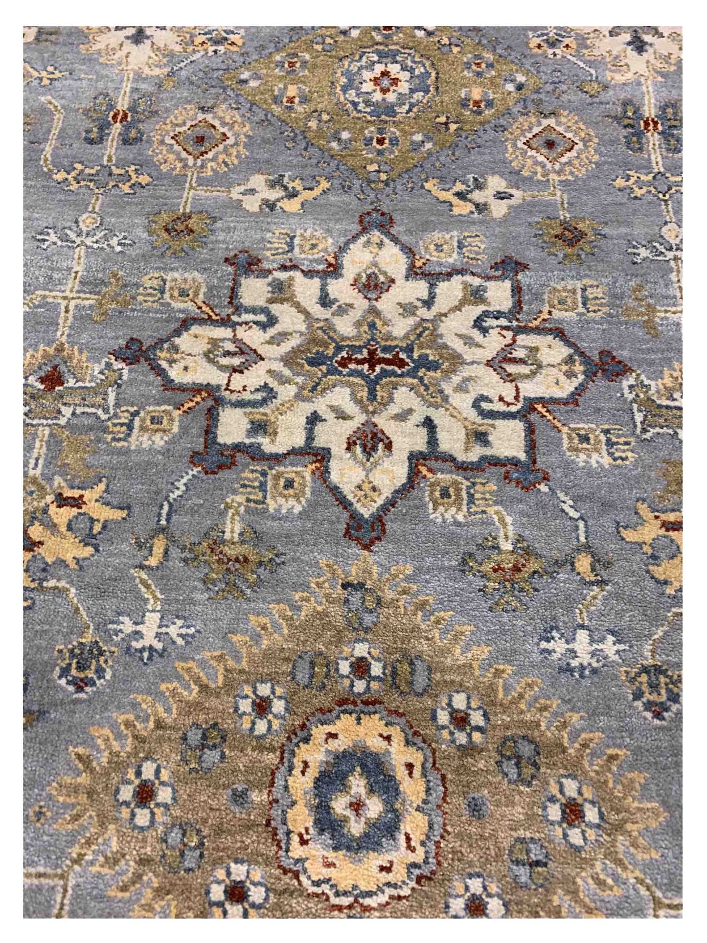 Artisan Anna  Silver  Traditional Knotted Rug