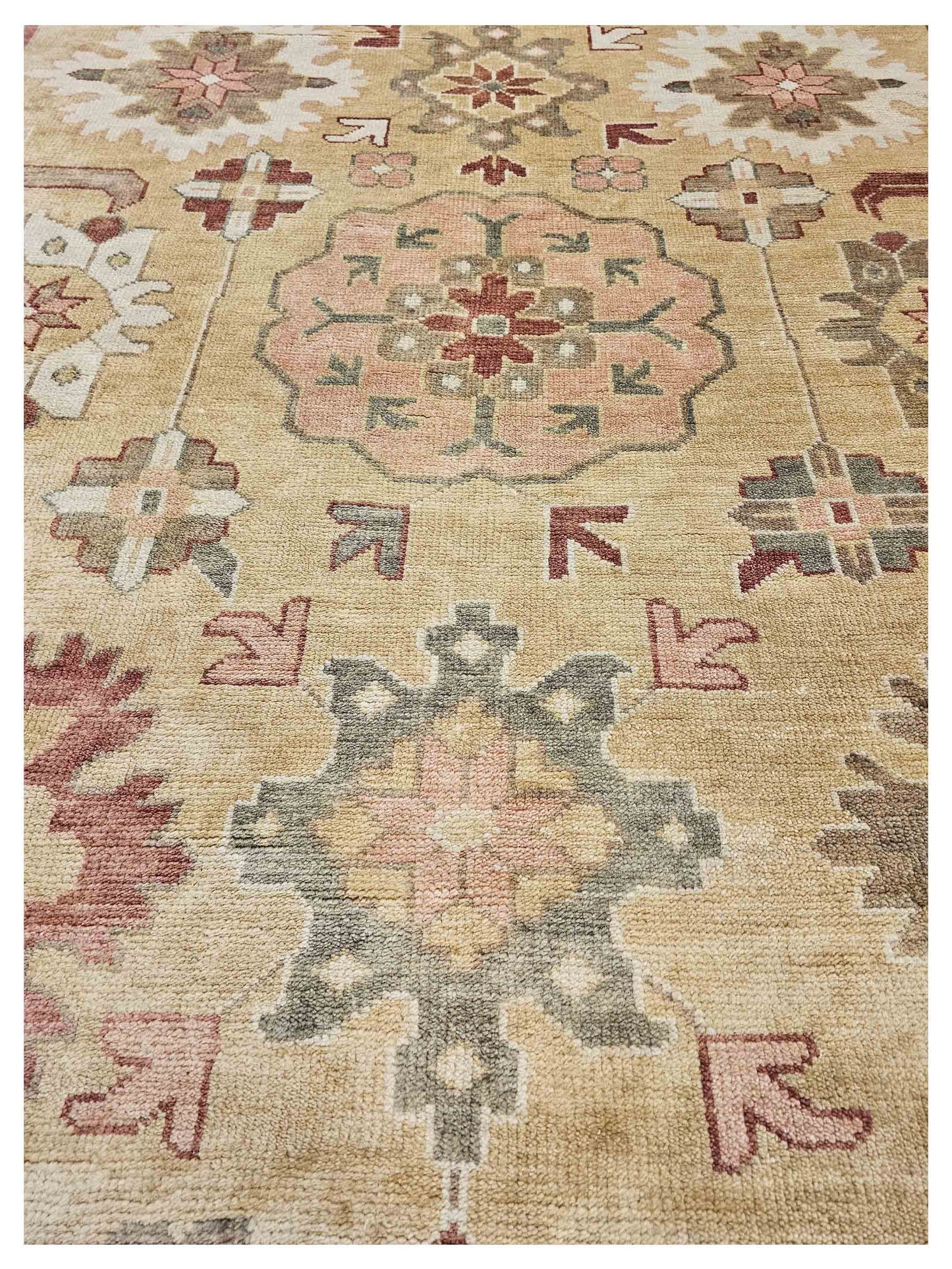 Artisan Freida  Gold Ivory Traditional Knotted Rug