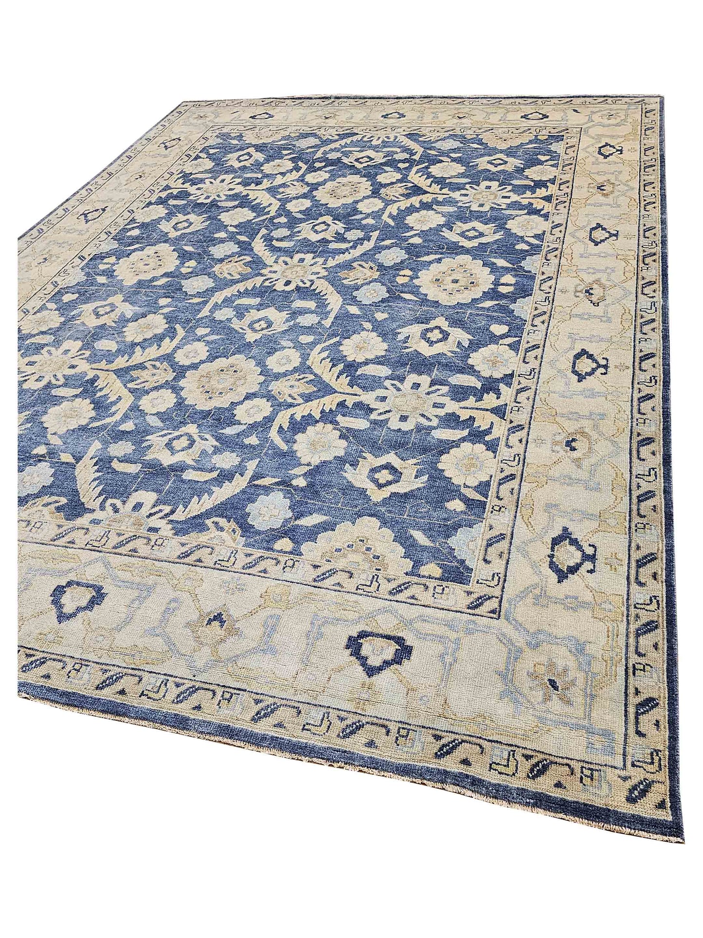 Artisan Freida  Denim Ivory Traditional Knotted Rug